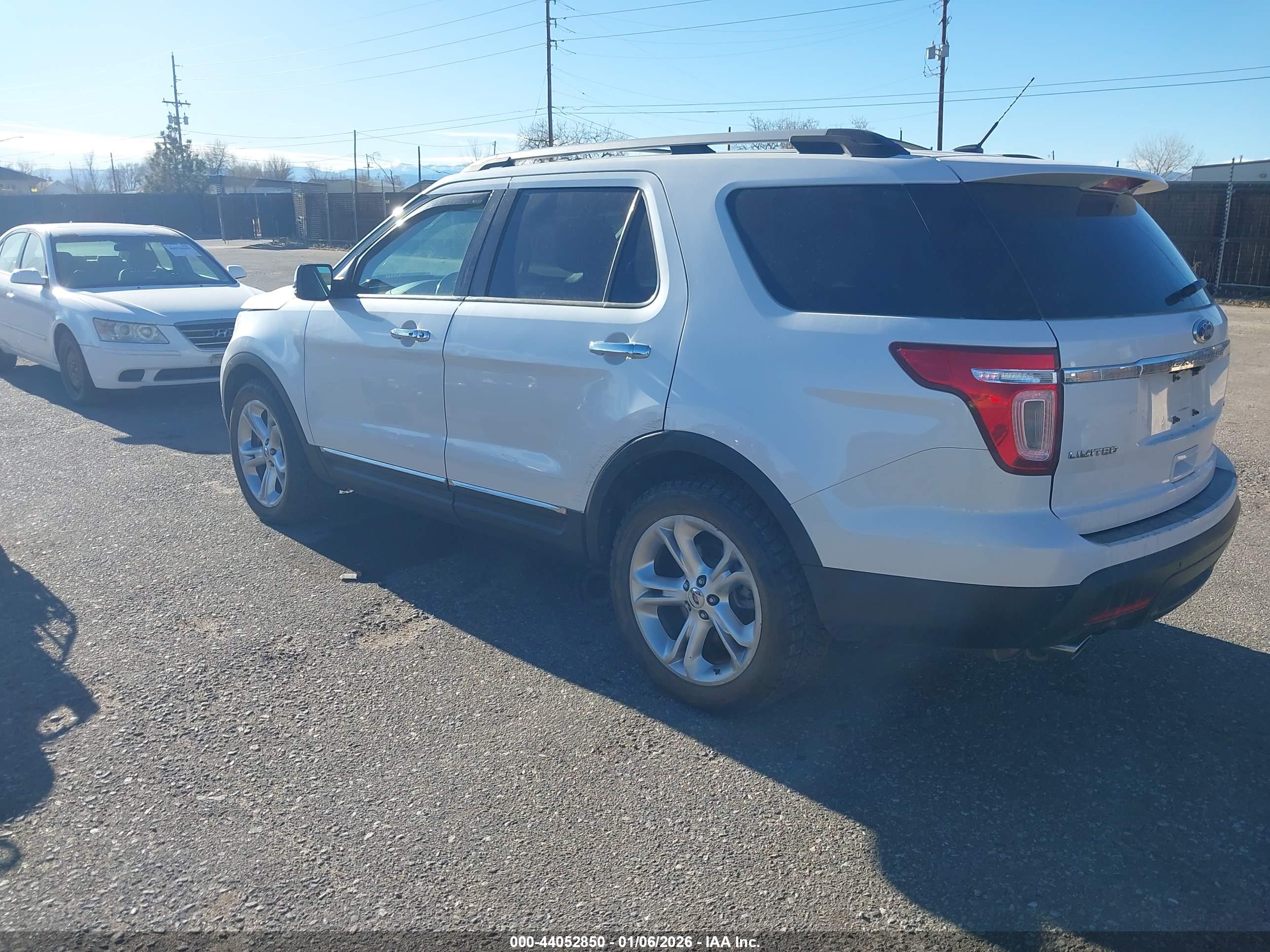 FORD EXPLORER image 3