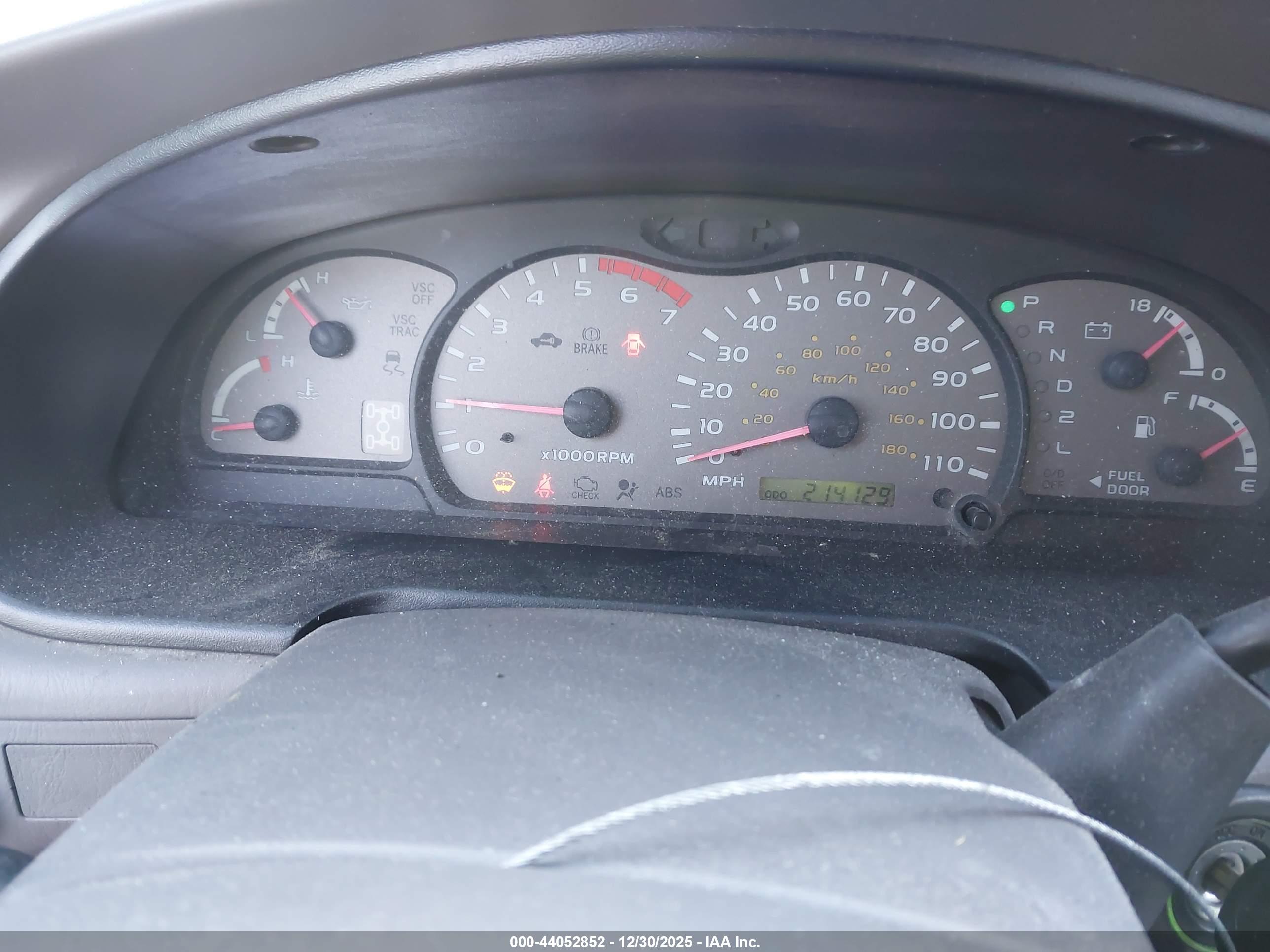 TOYOTA SEQUOIA image 7