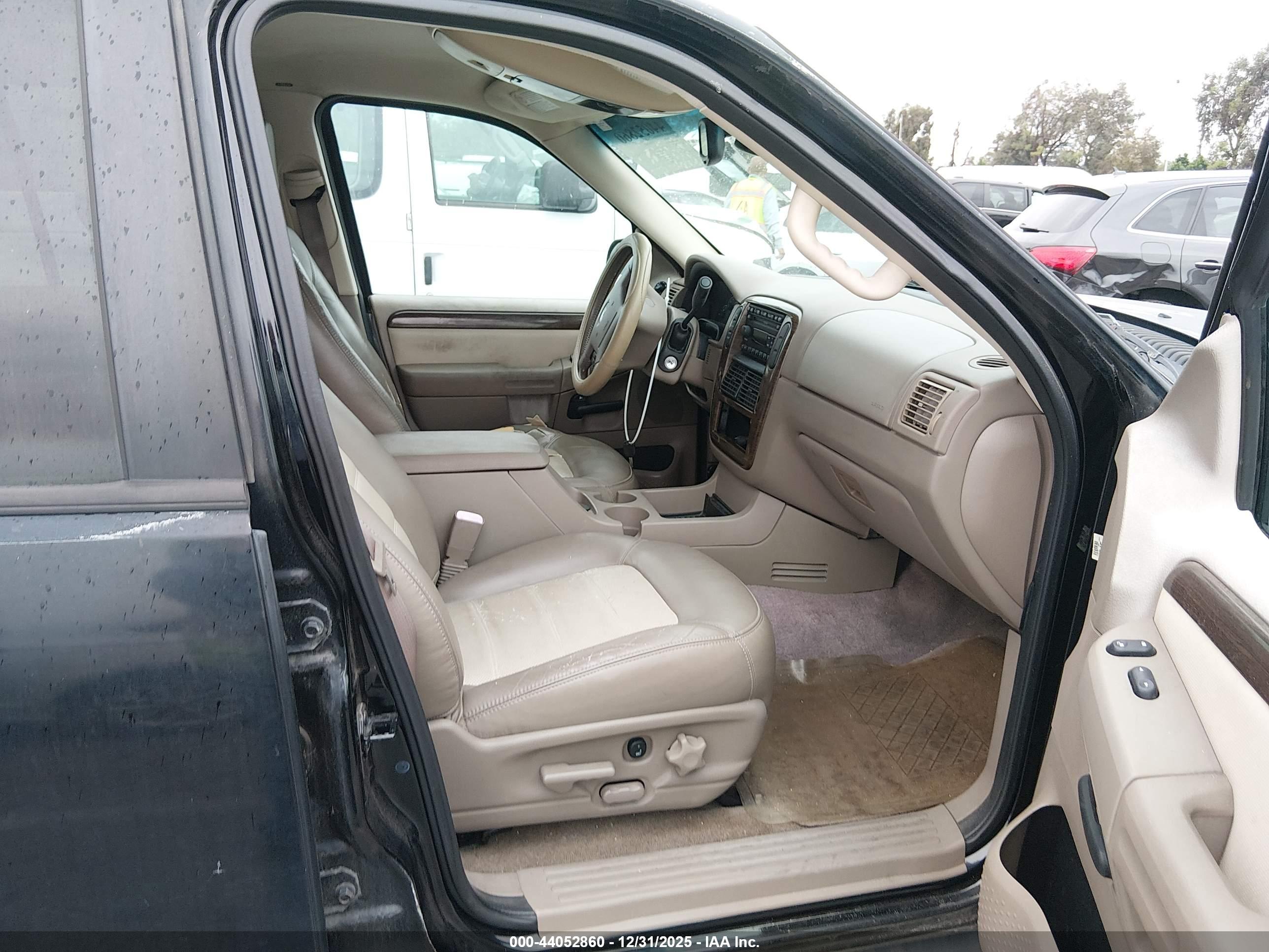 FORD EXPLORER image 5