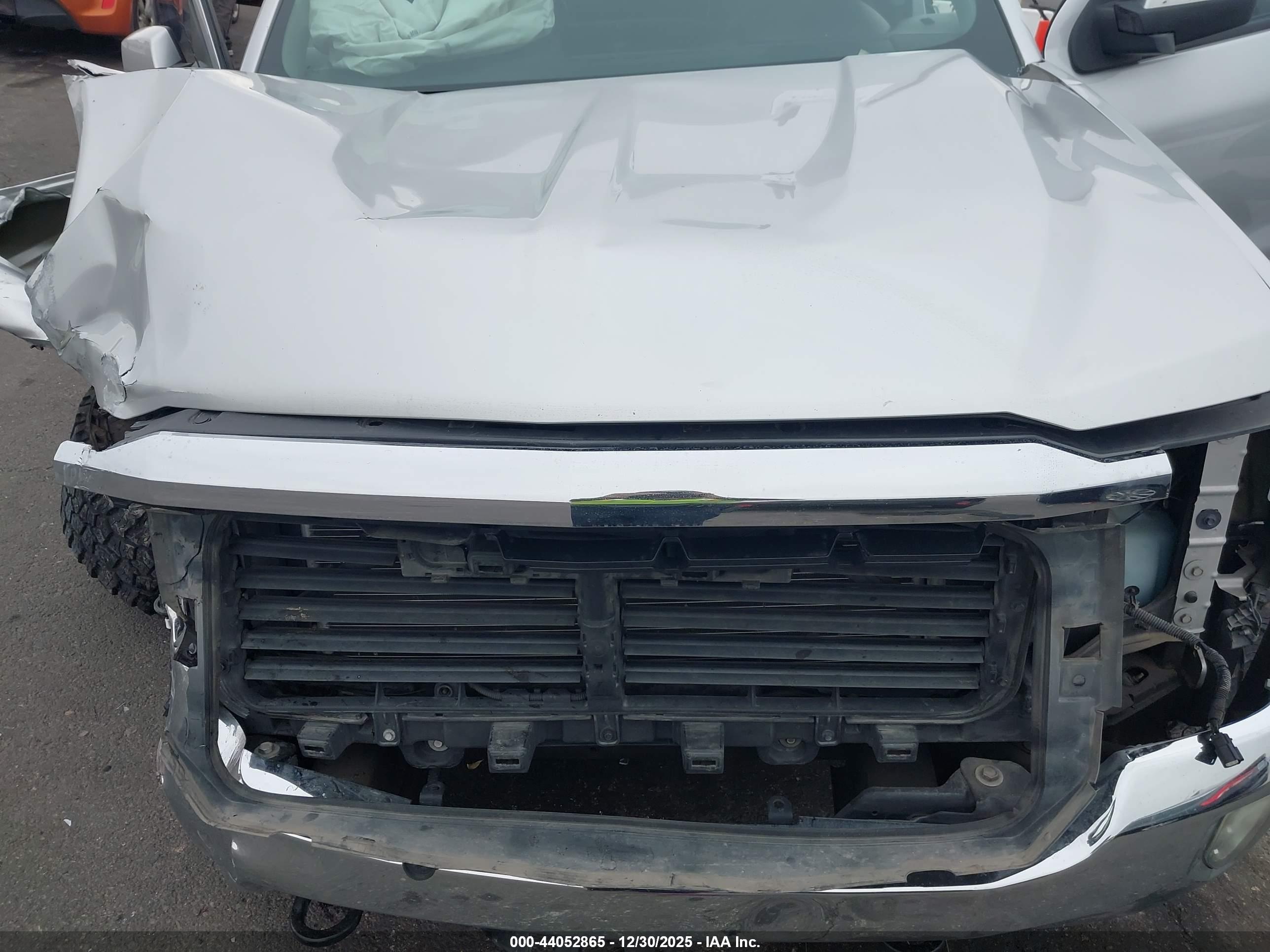 CHEVROLET SILVERADO image 10
