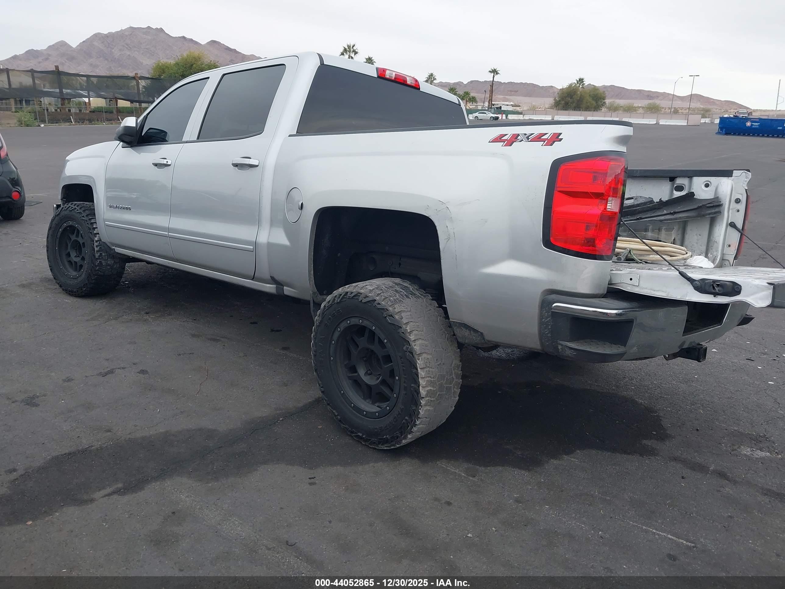CHEVROLET SILVERADO image 3