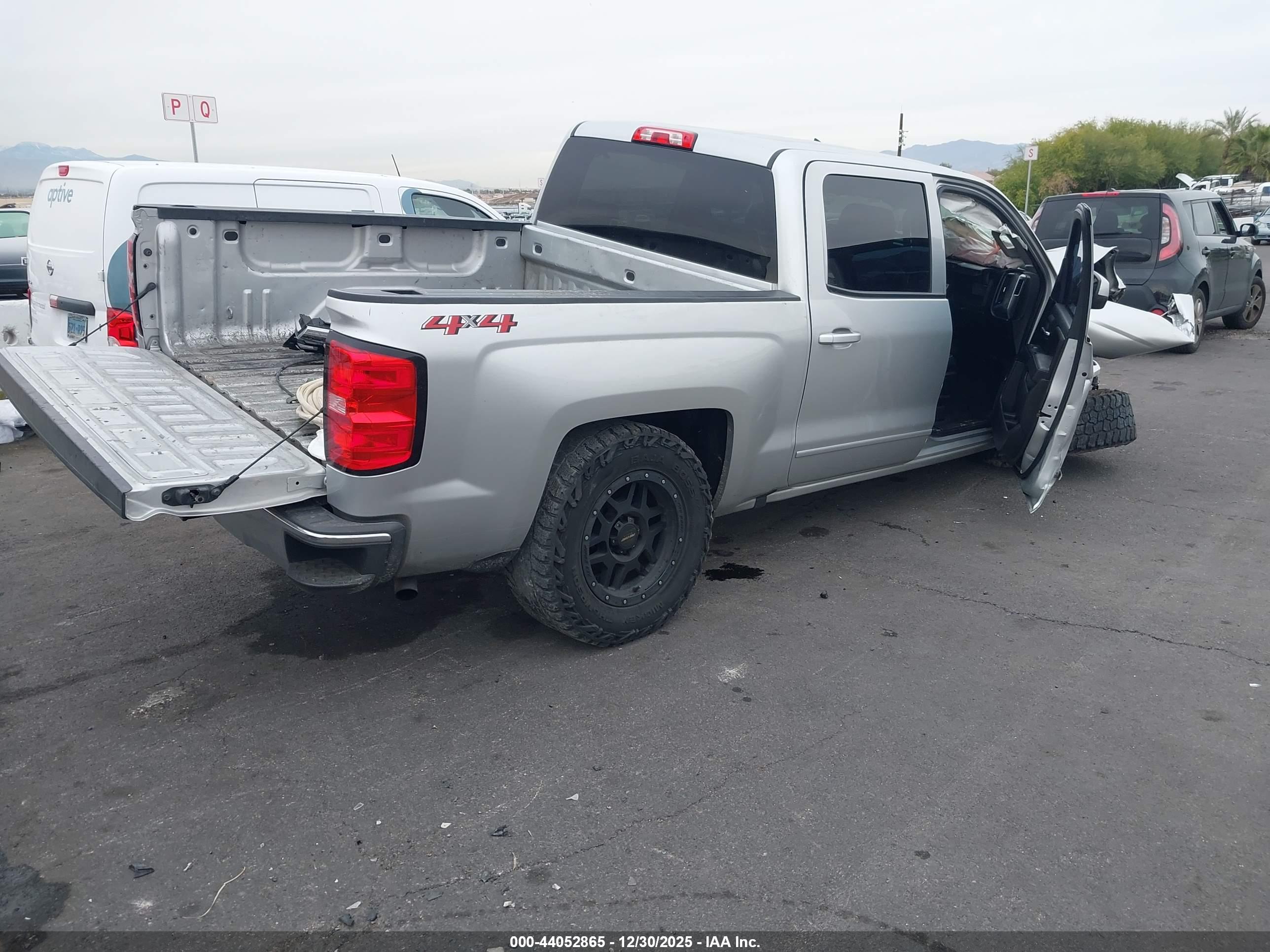 CHEVROLET SILVERADO image 4
