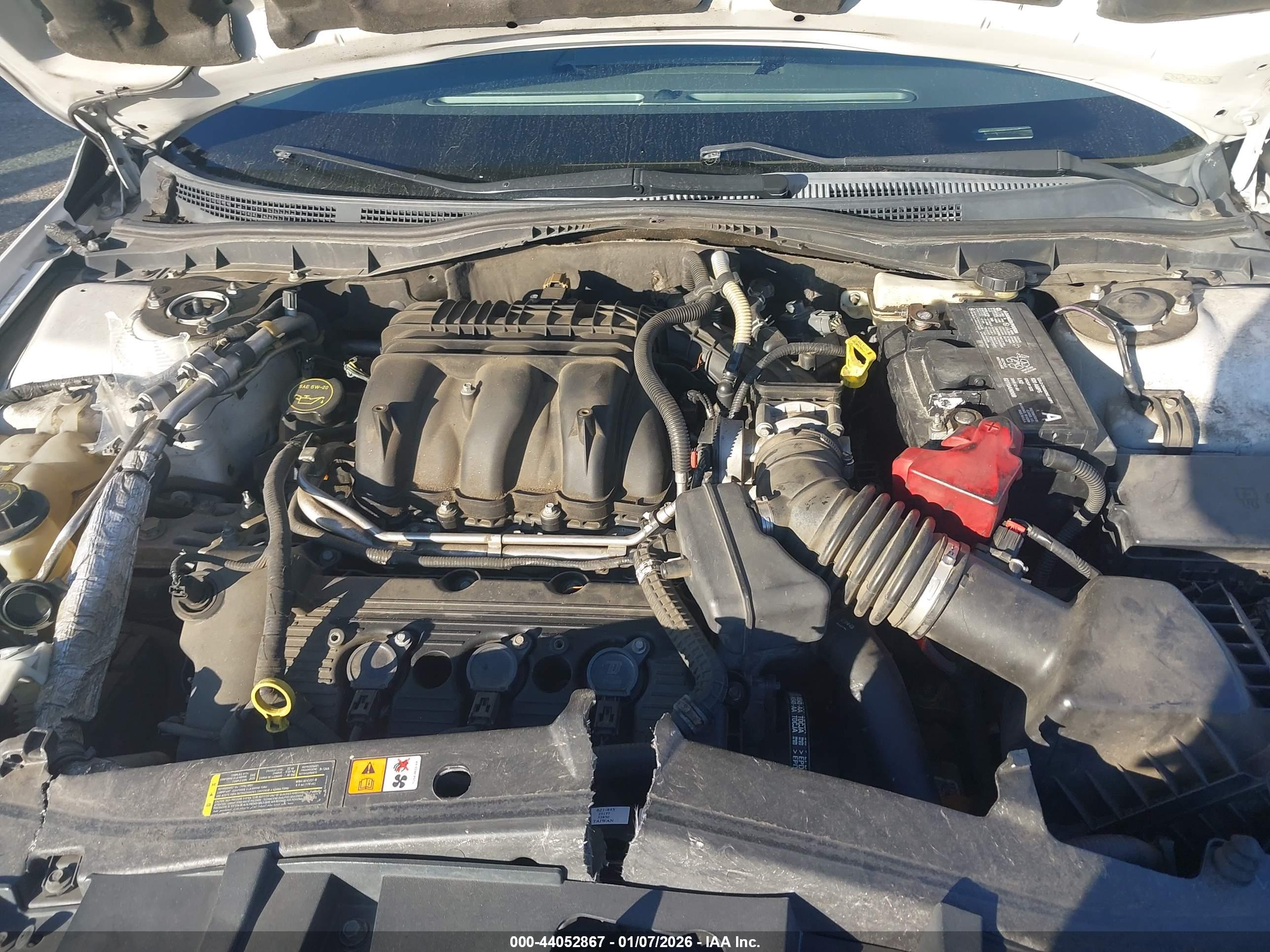 FORD FUSION image 10