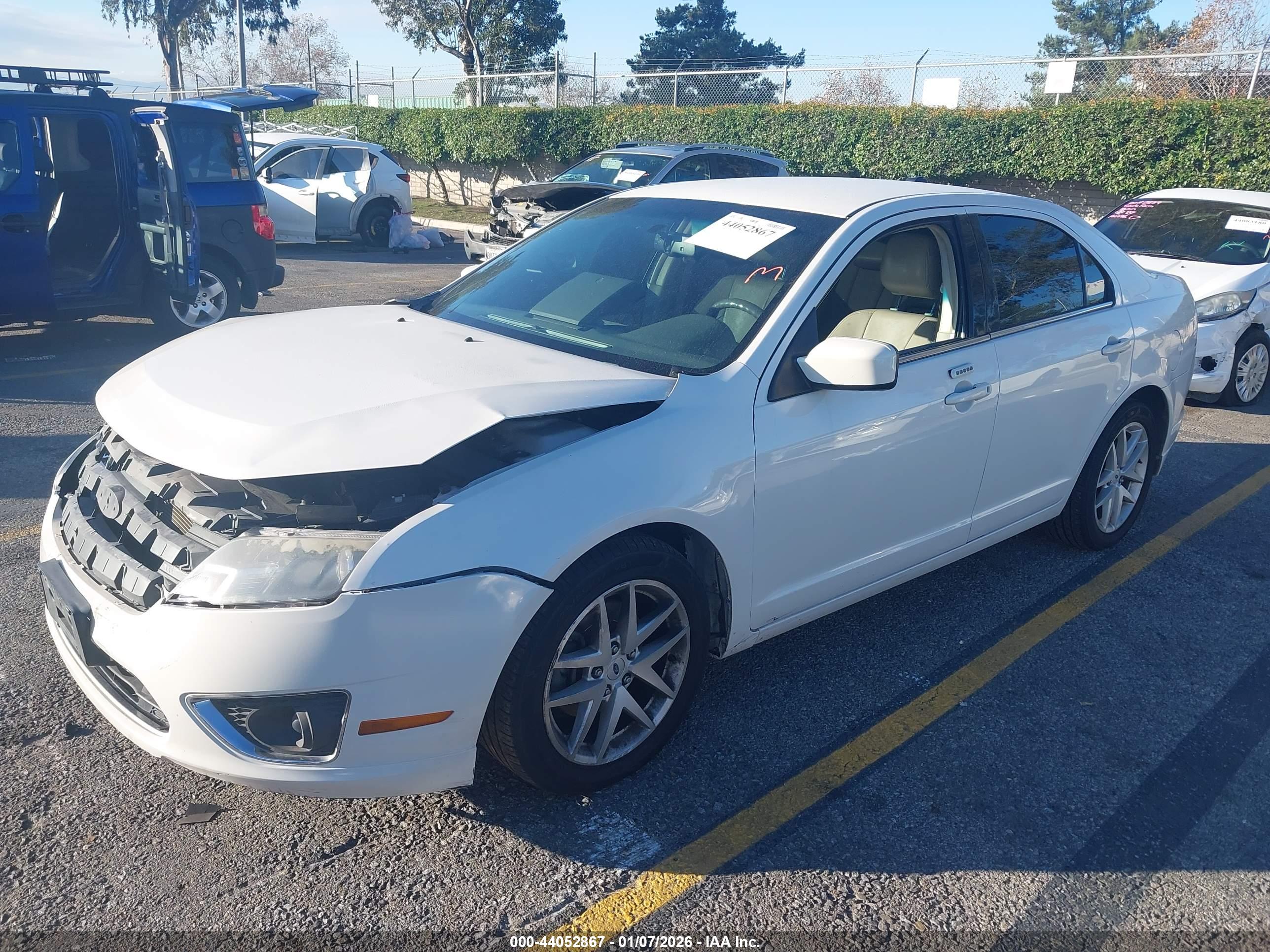 FORD FUSION image 2