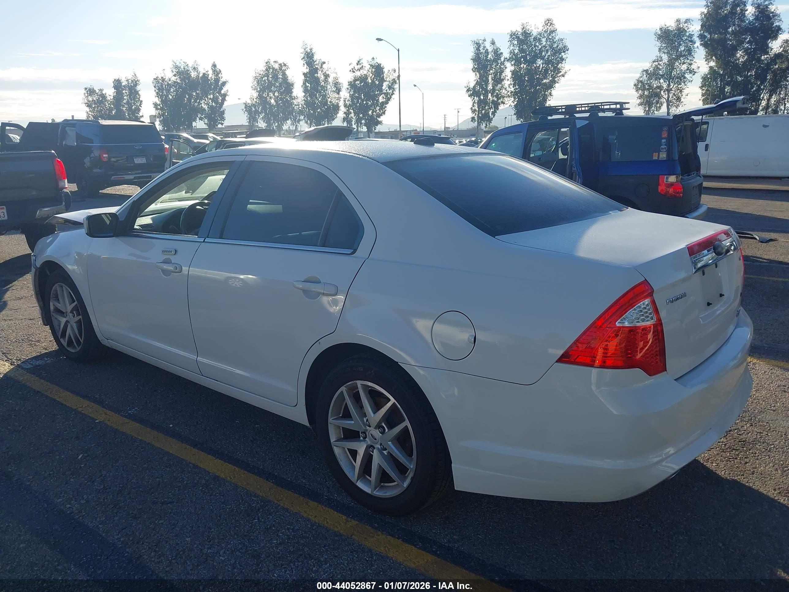 FORD FUSION image 3