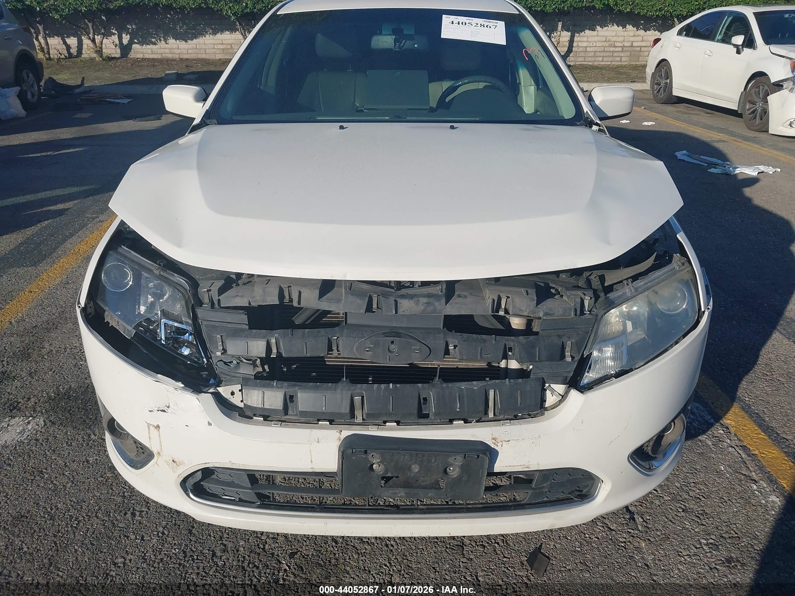 FORD FUSION image 6