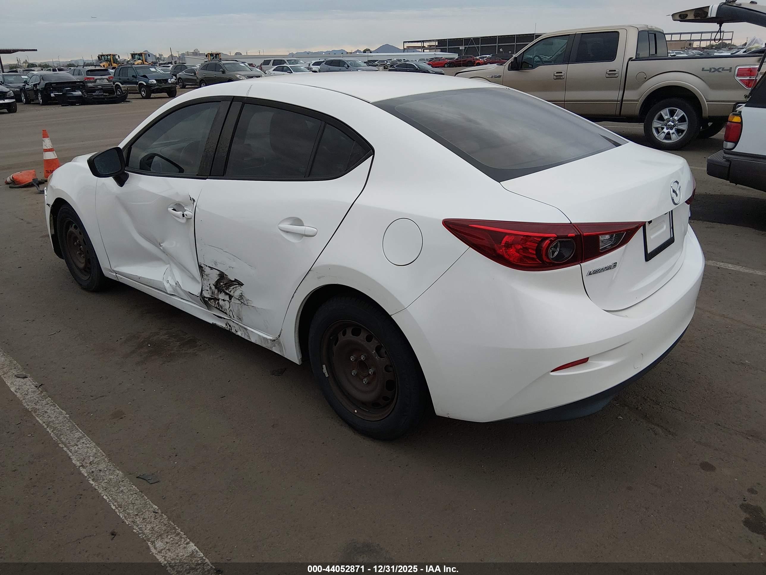 MAZDA MAZDA3 image 3
