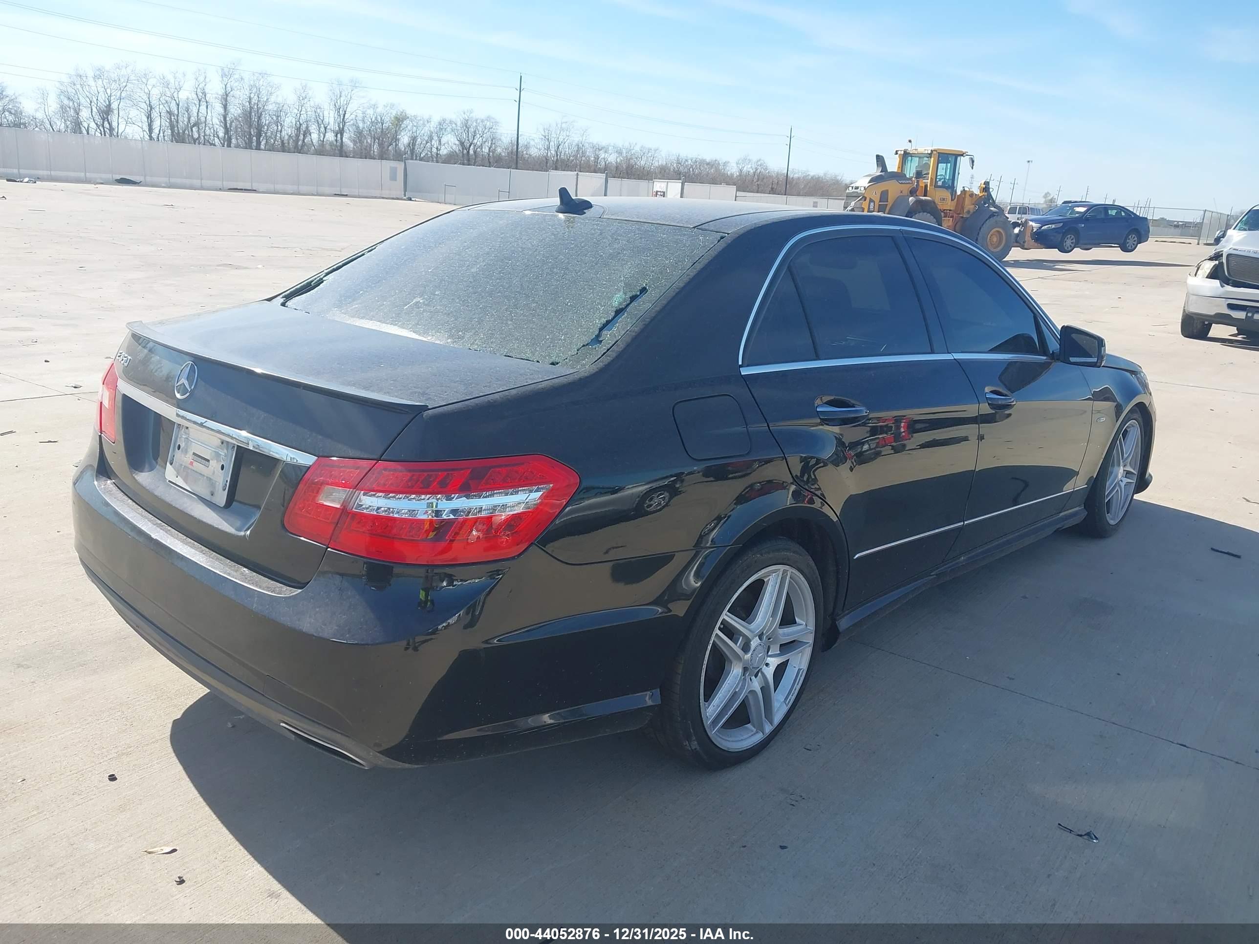 MERCEDES-BENZ E image 4