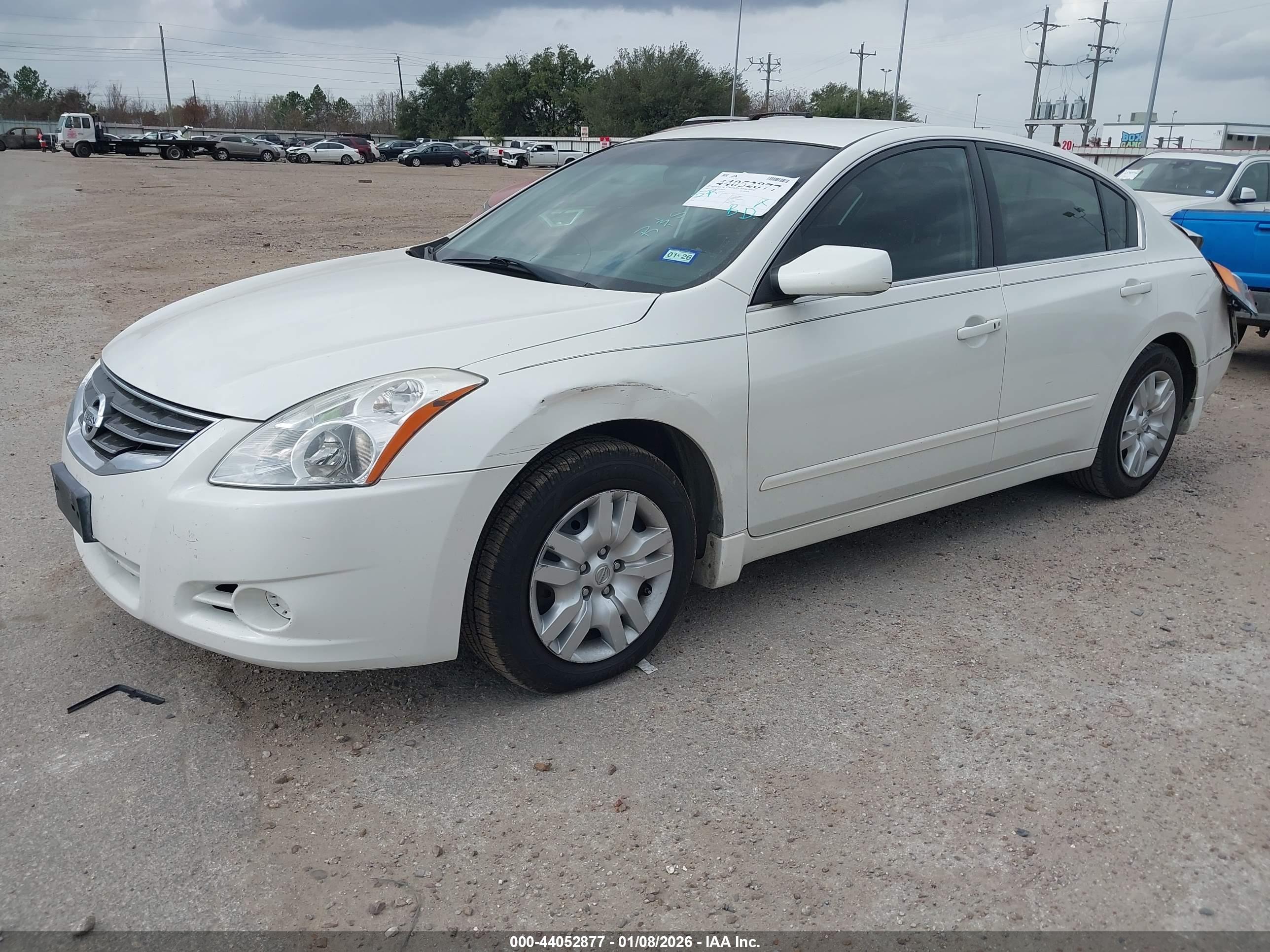 NISSAN ALTIMA image 2