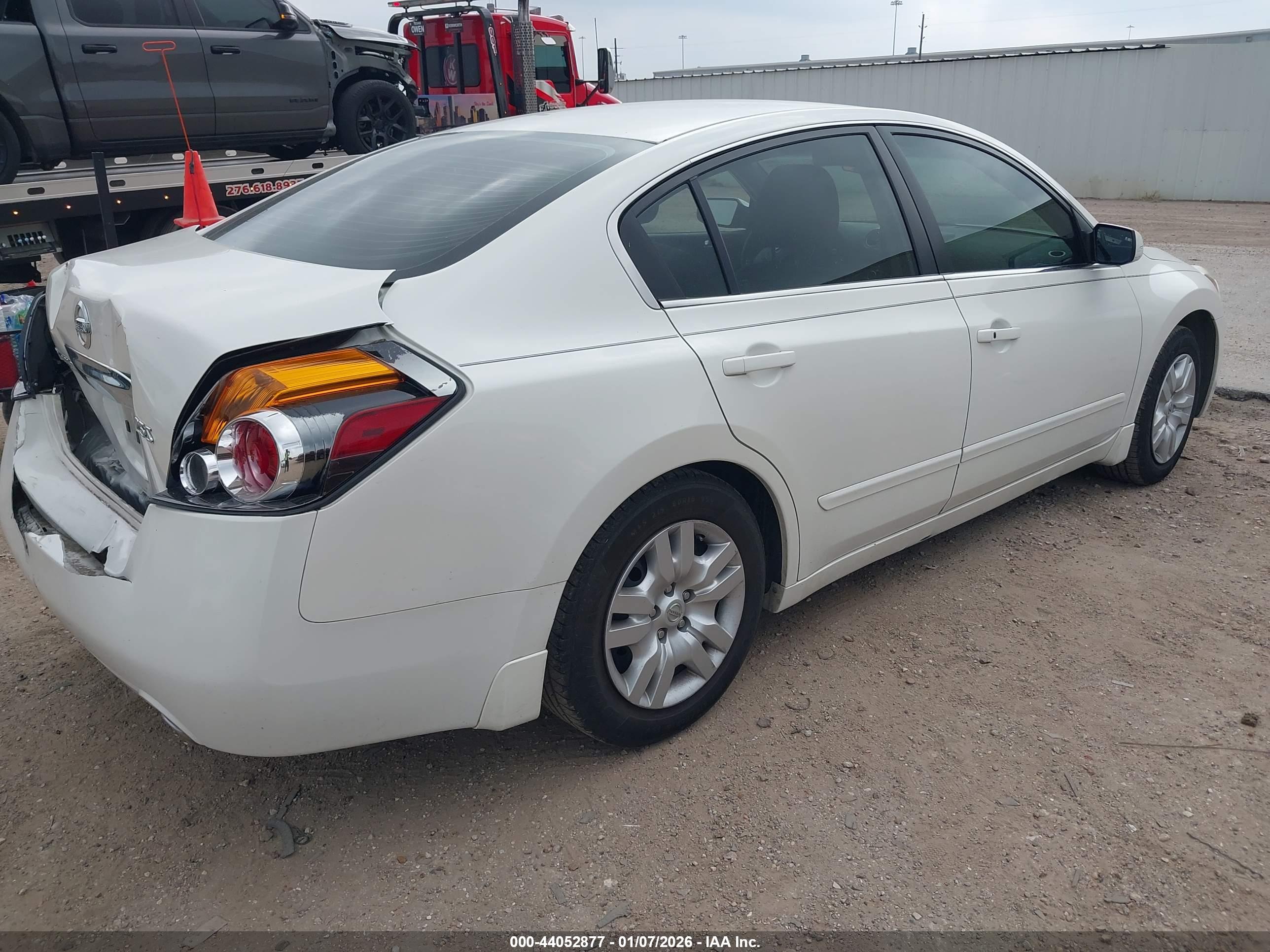 NISSAN ALTIMA image 4
