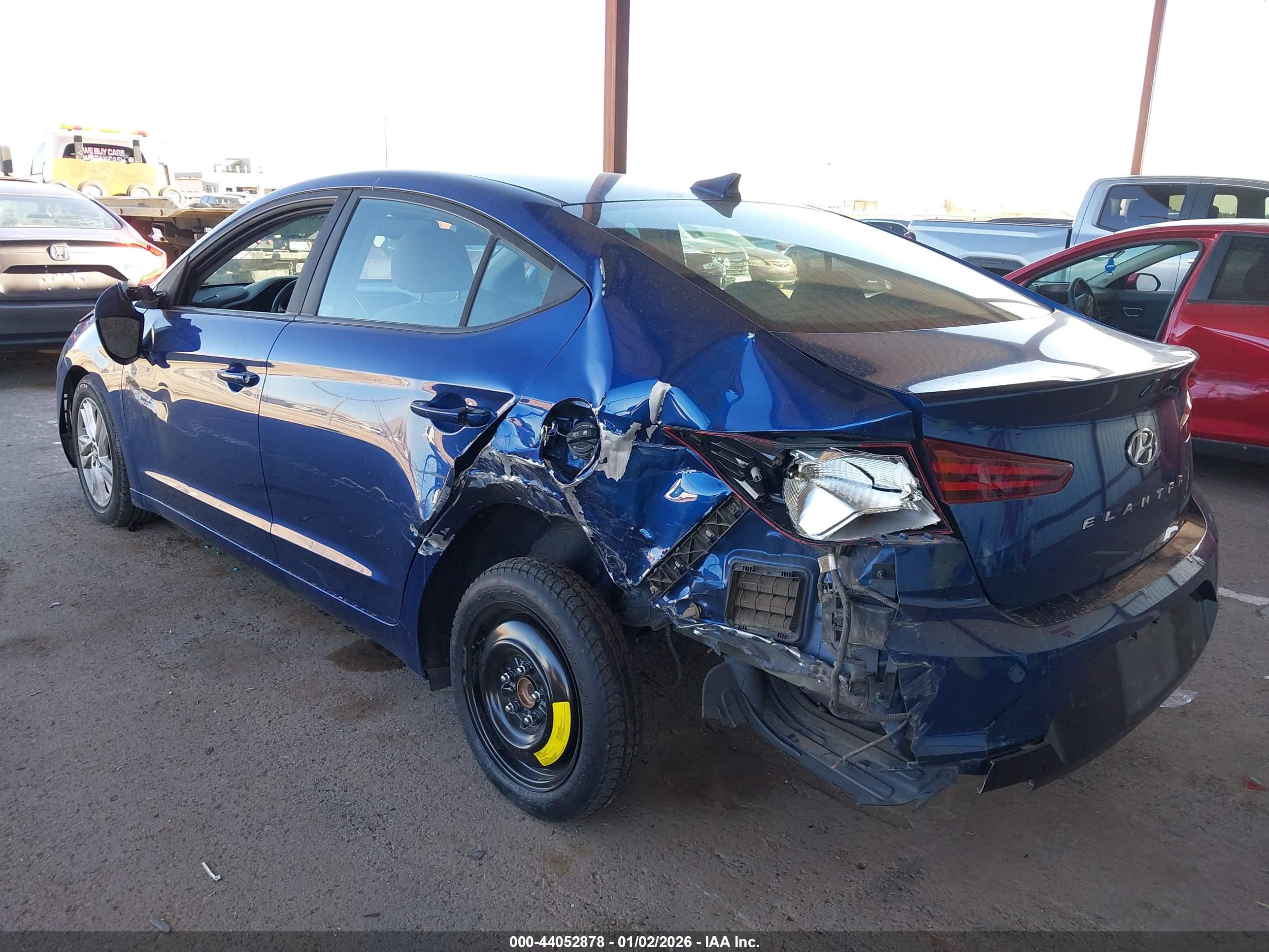 HYUNDAI ELANTRA image 3