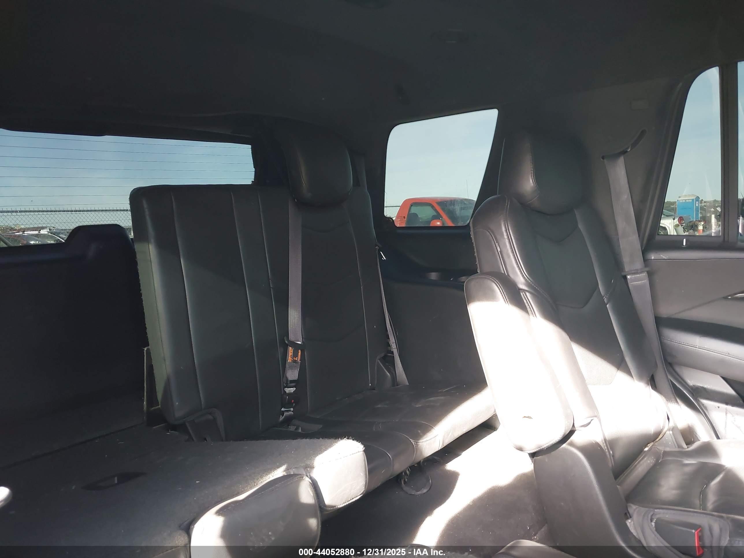 CADILLAC ESCALADE image 8