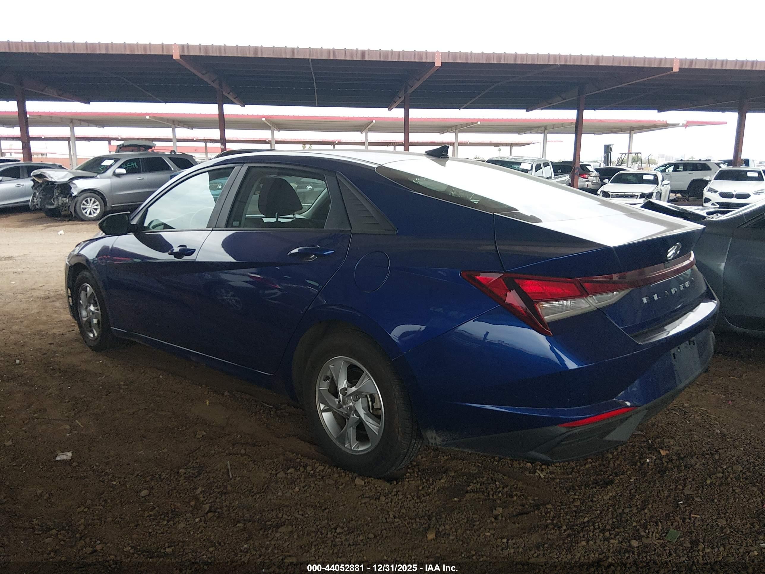 HYUNDAI ELANTRA image 3