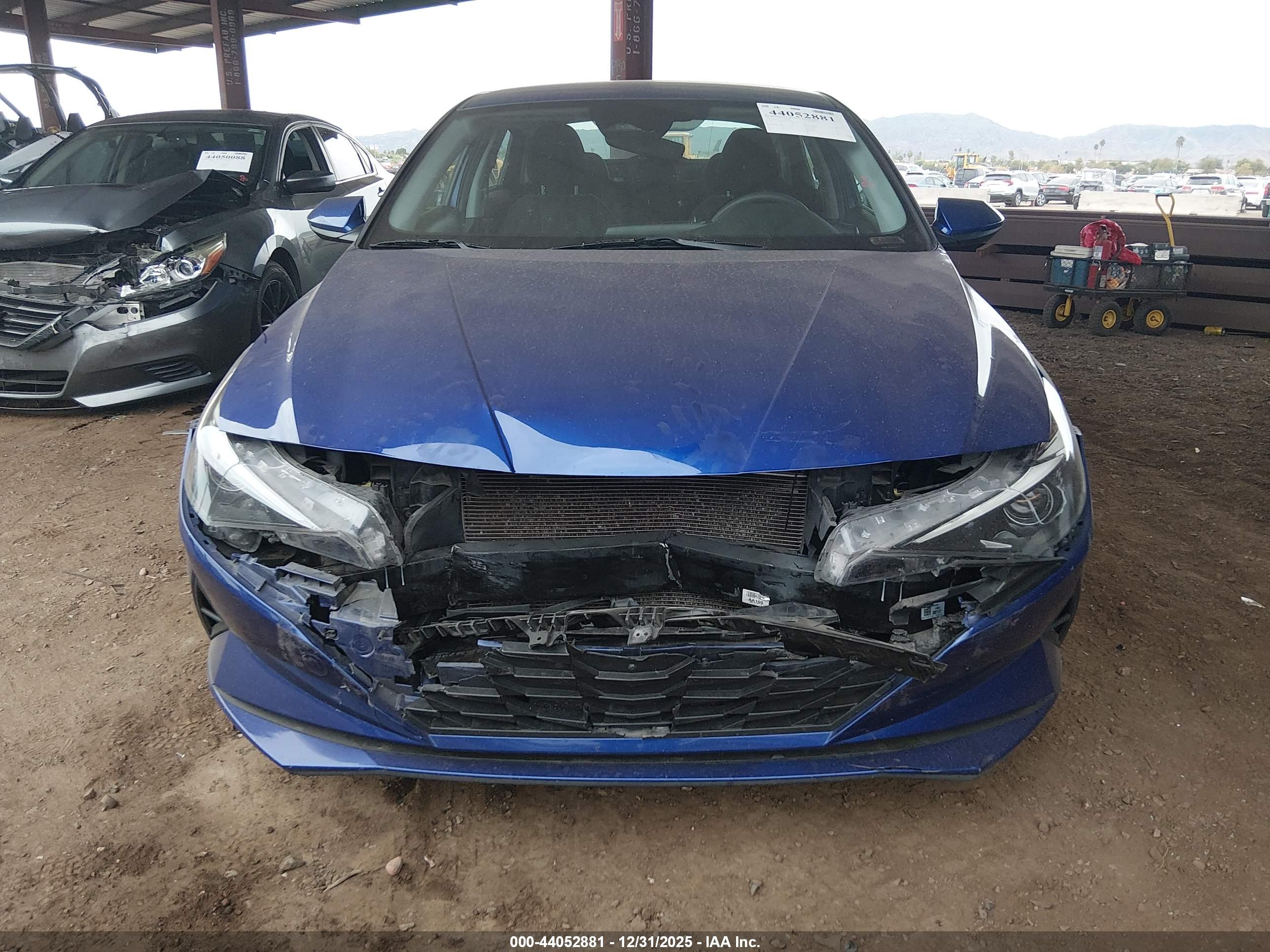 HYUNDAI ELANTRA image 6