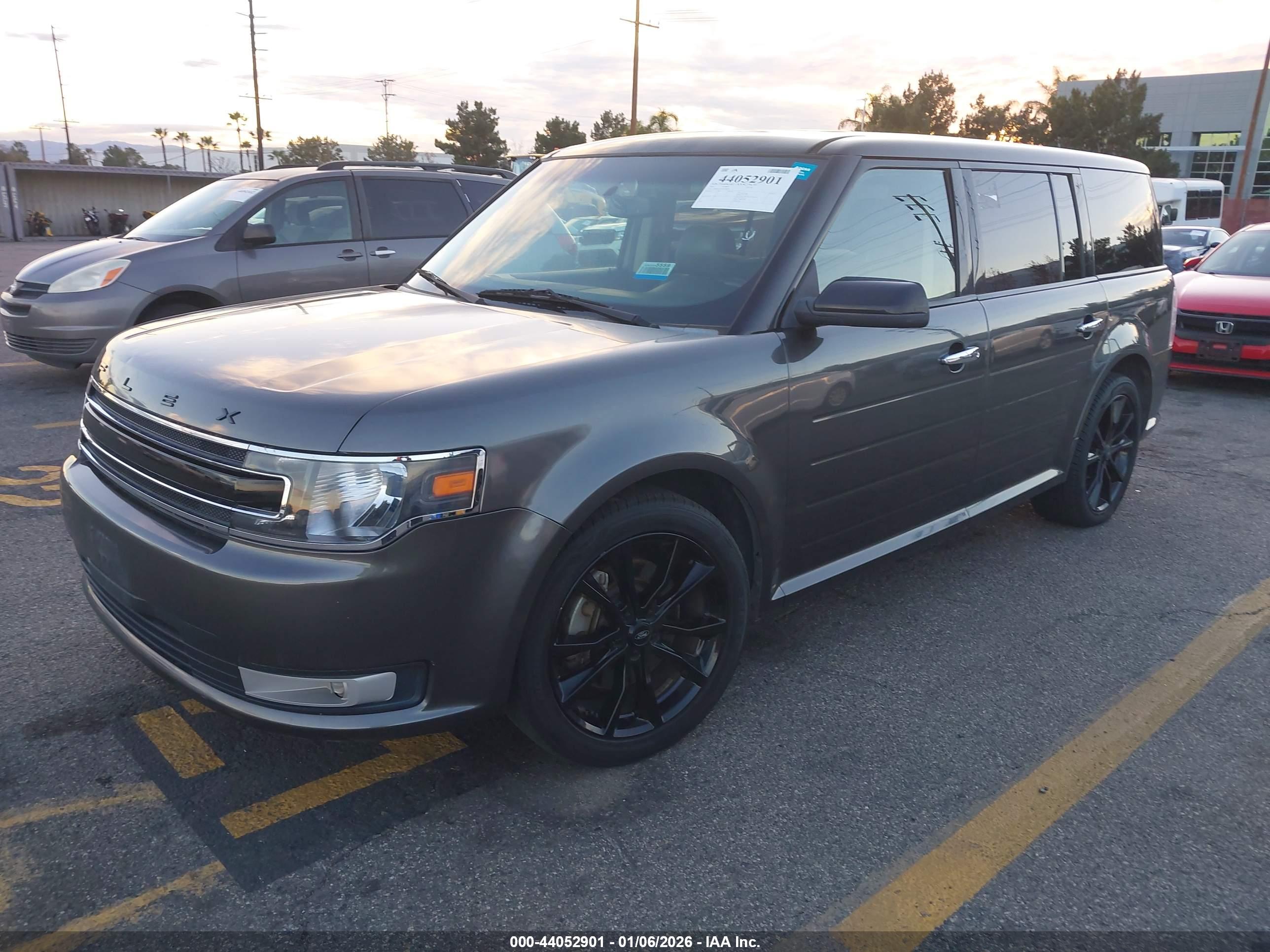 FORD FLEX image 2