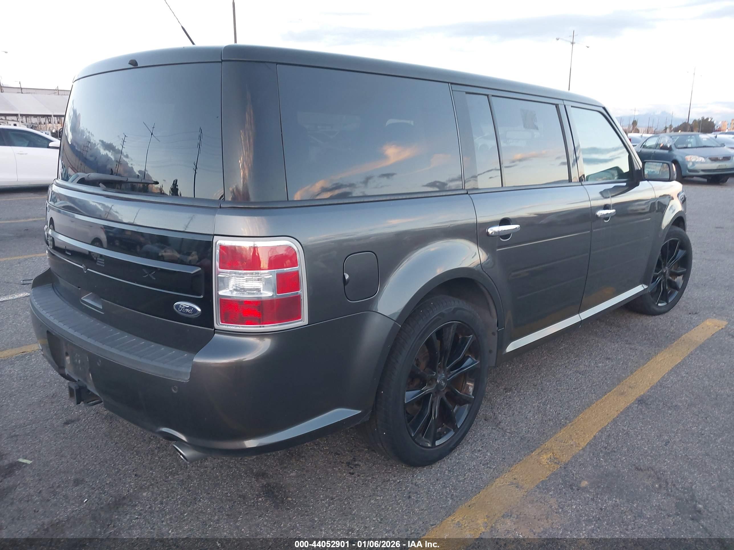 FORD FLEX image 4