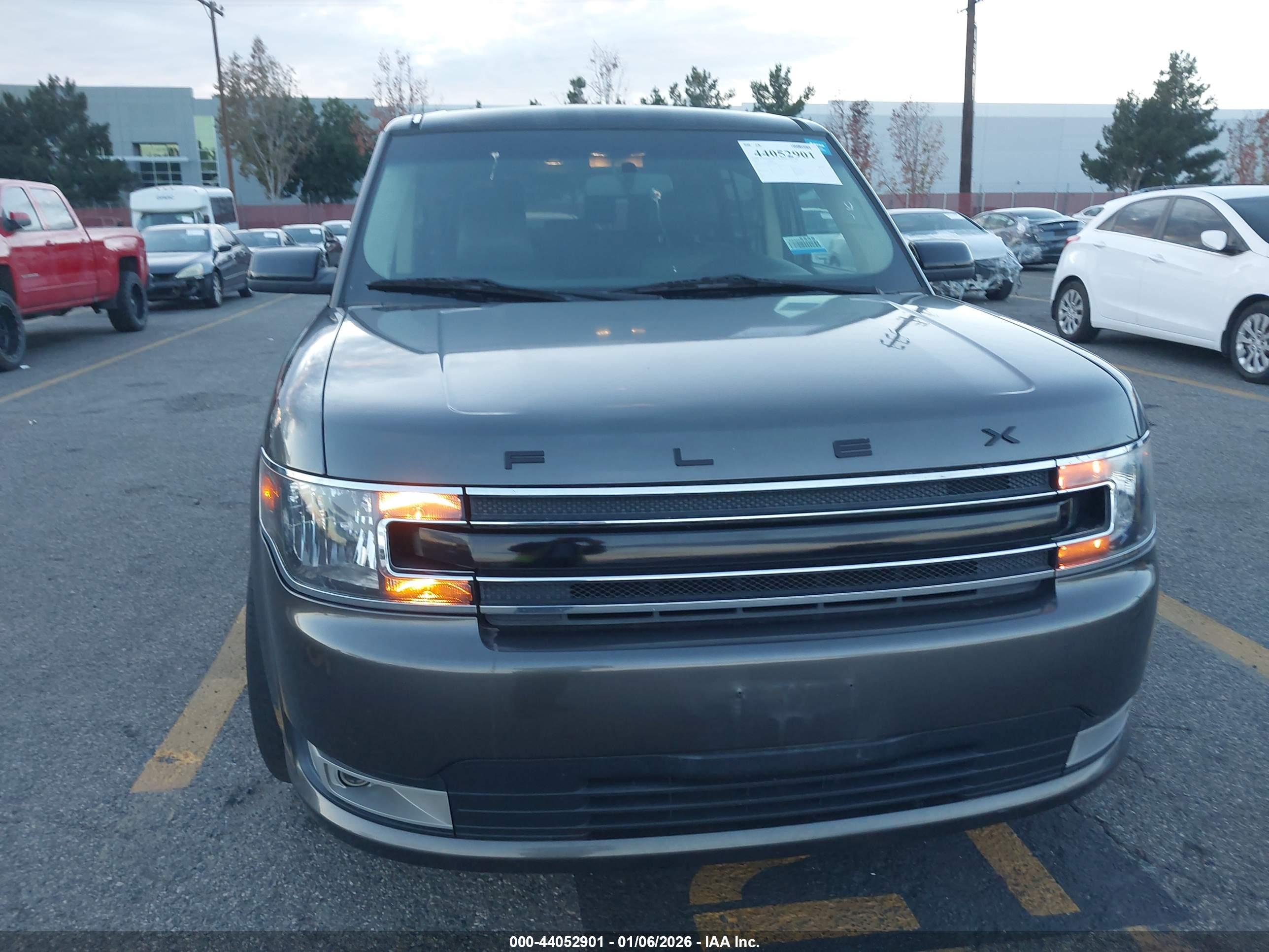 FORD FLEX image 6