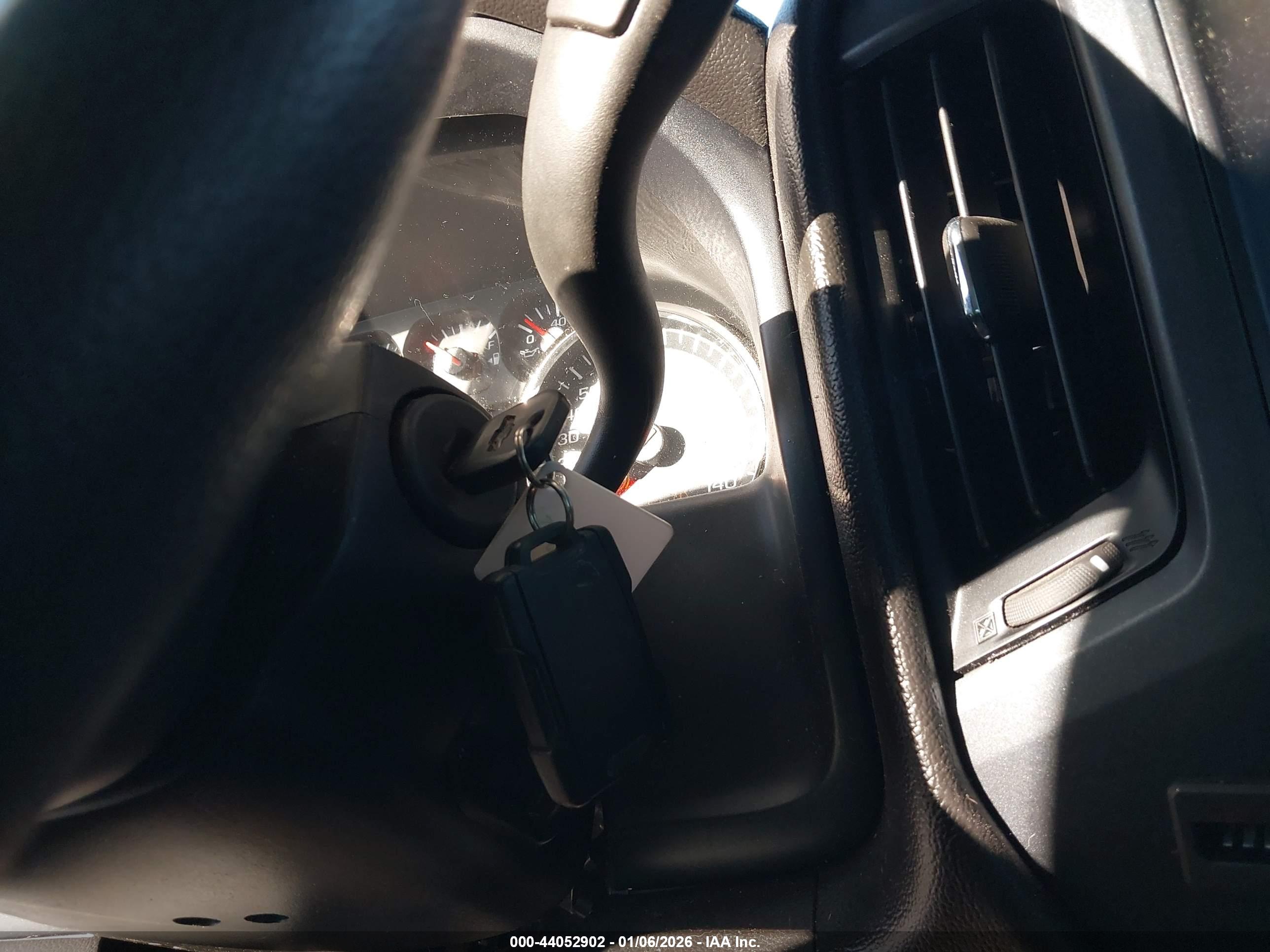 CHEVROLET SILVERADO image 11