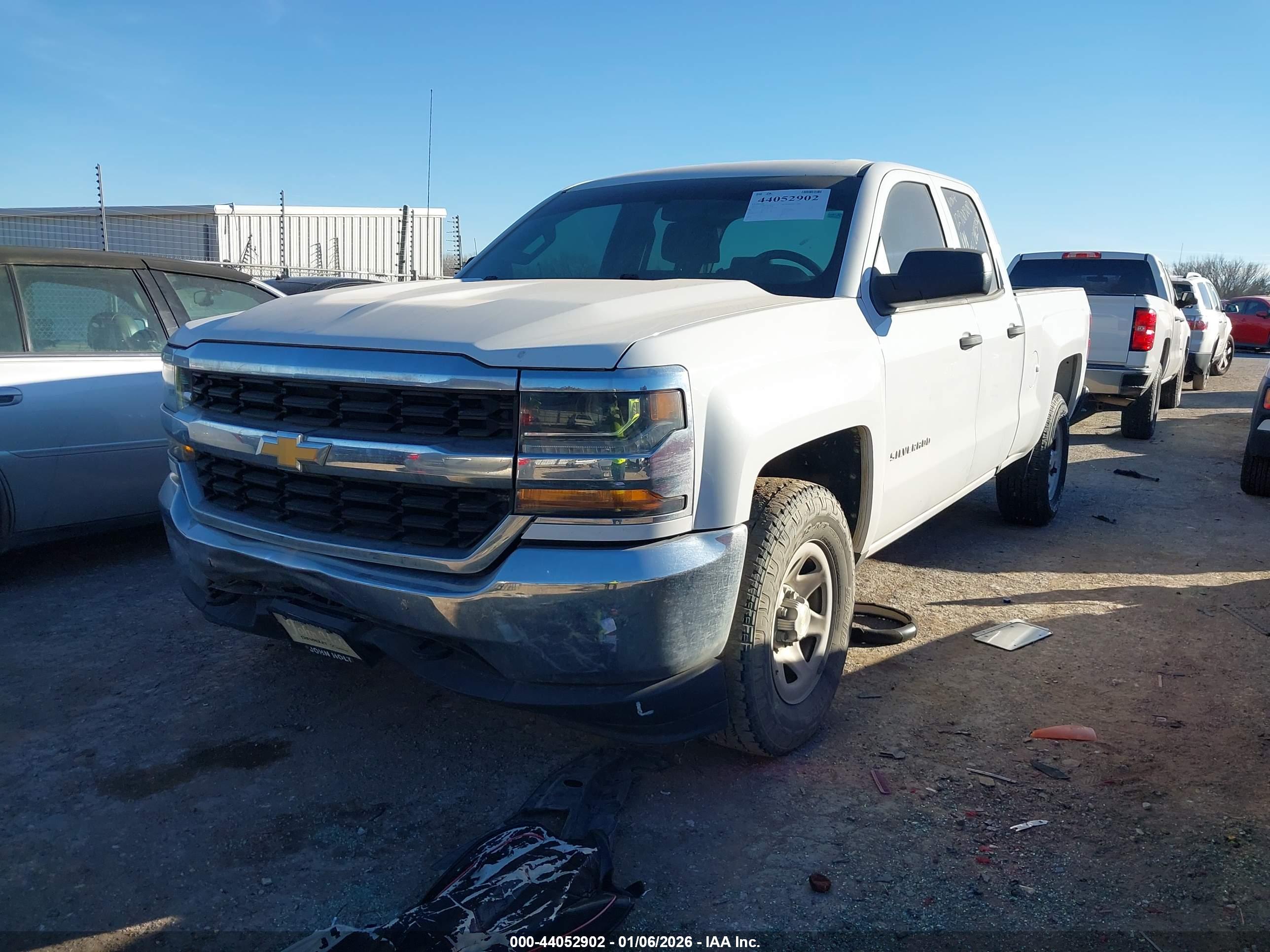 CHEVROLET SILVERADO image 2