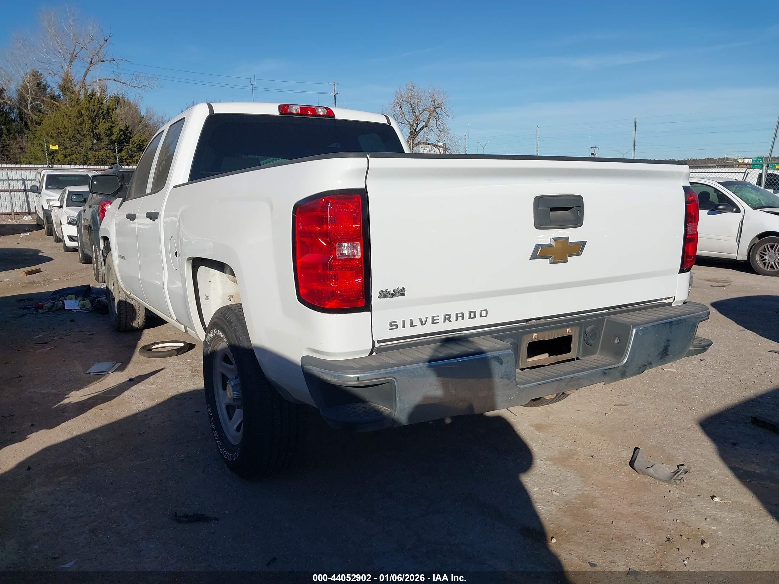 CHEVROLET SILVERADO image 3
