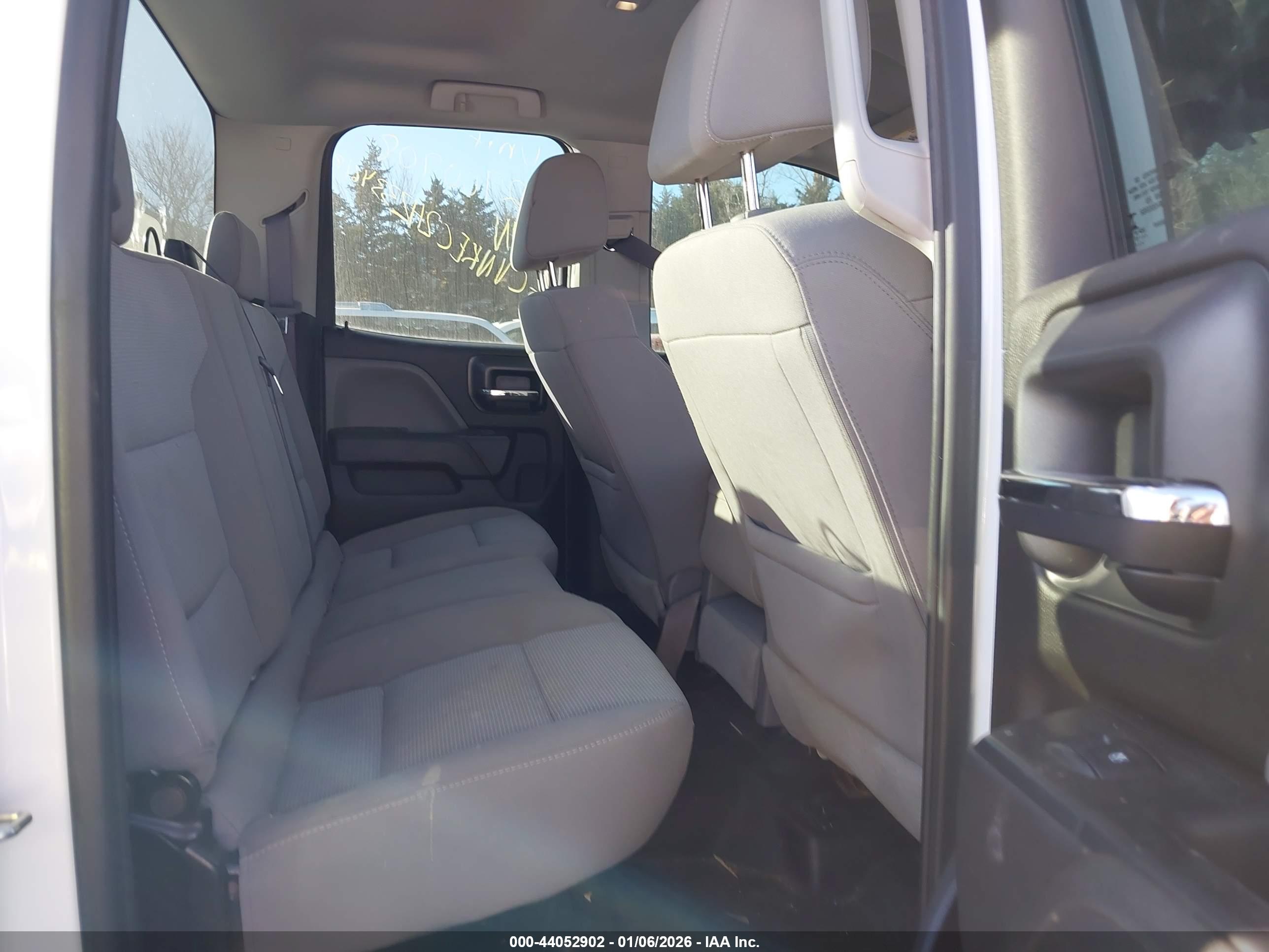 CHEVROLET SILVERADO image 8
