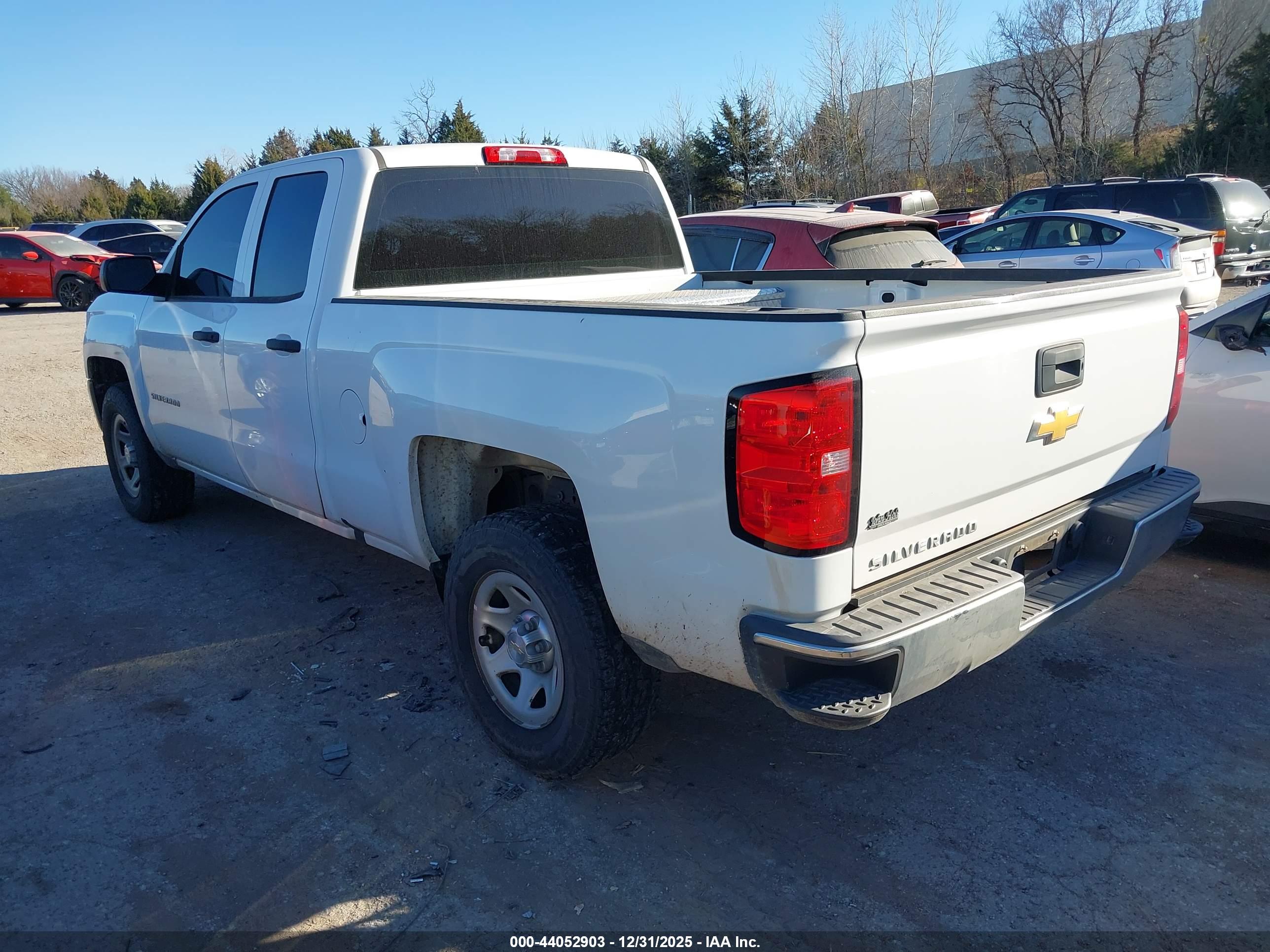 CHEVROLET SILVERADO image 3