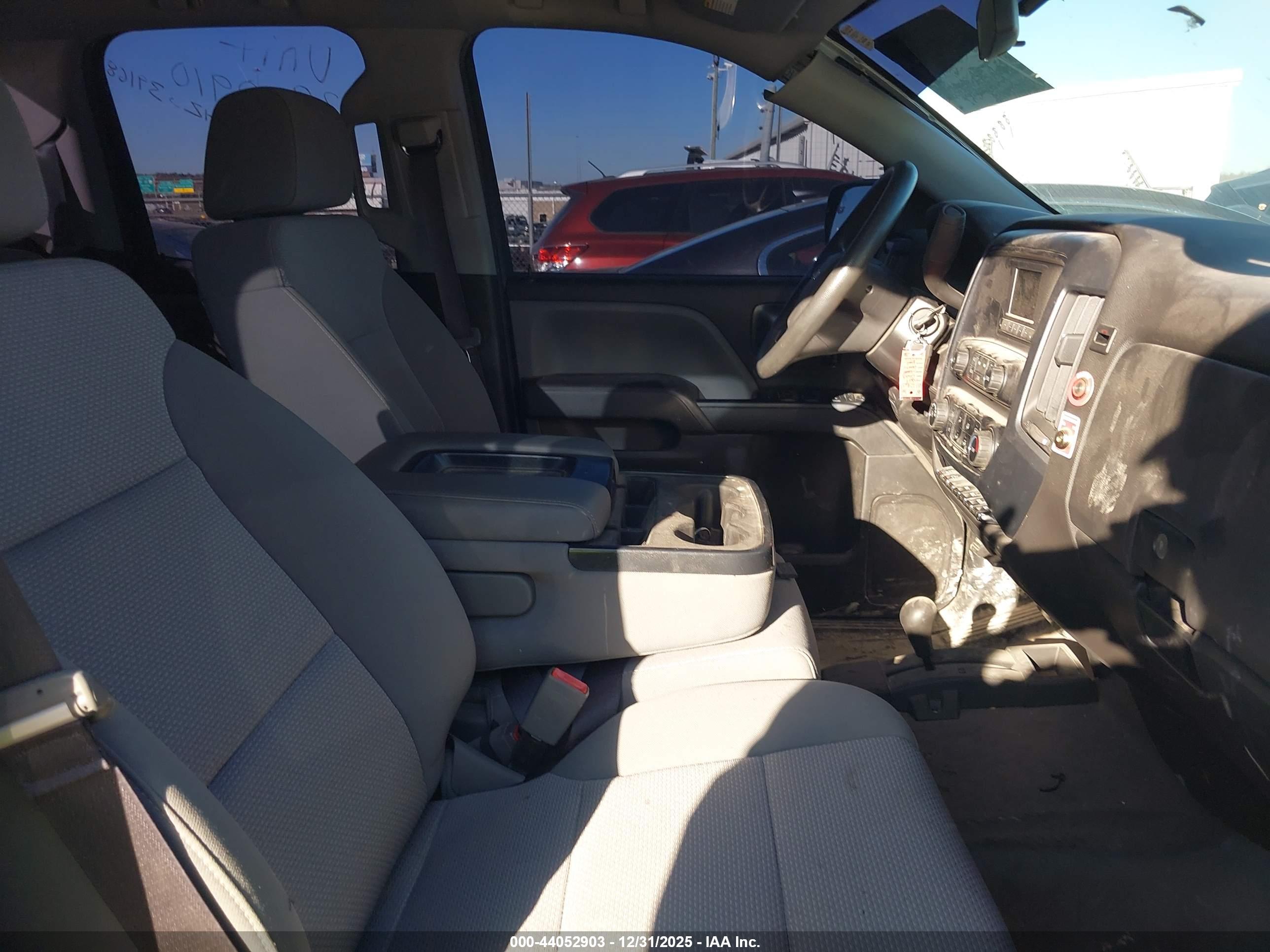CHEVROLET SILVERADO image 5