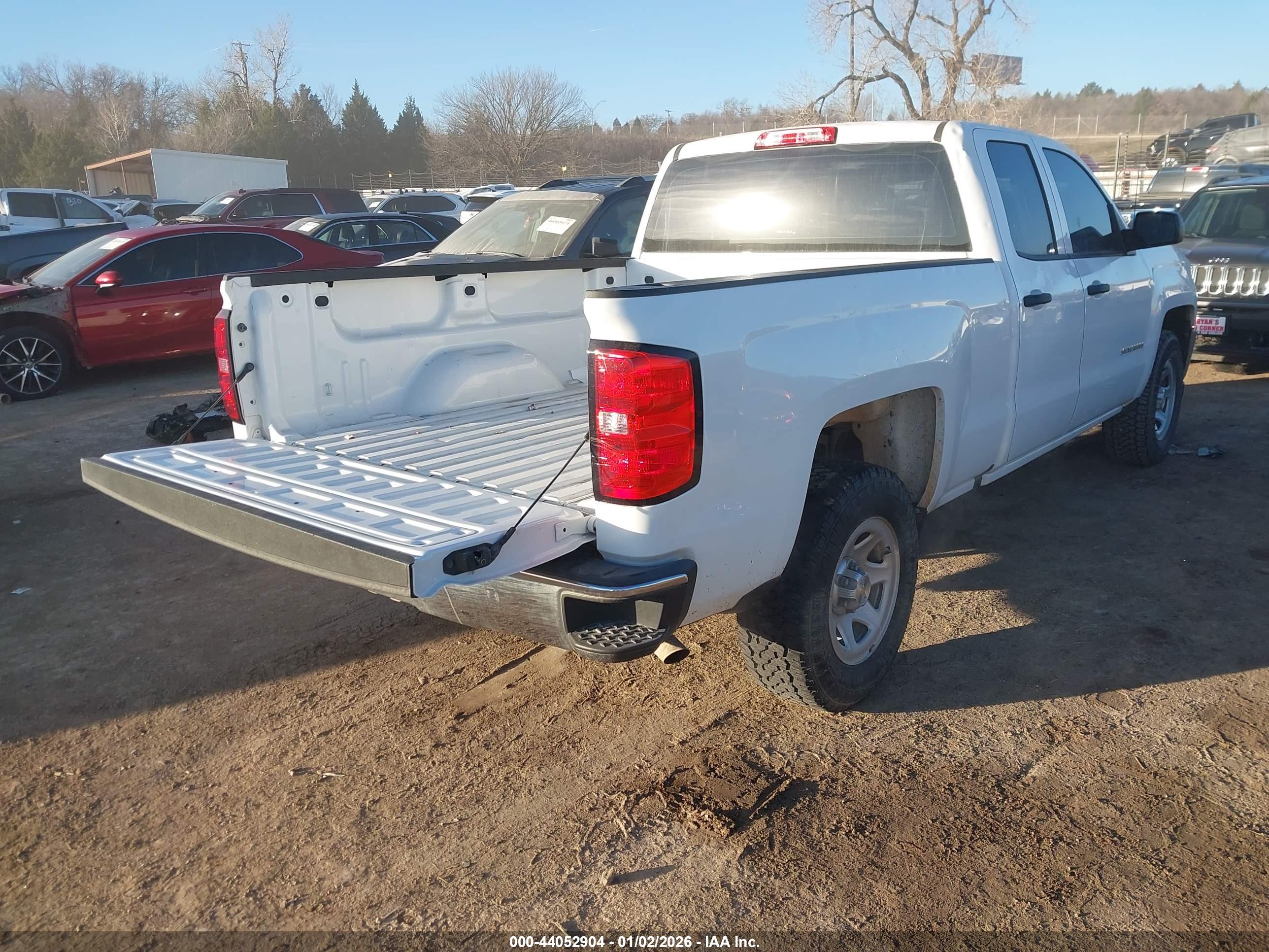 CHEVROLET SILVERADO image 4