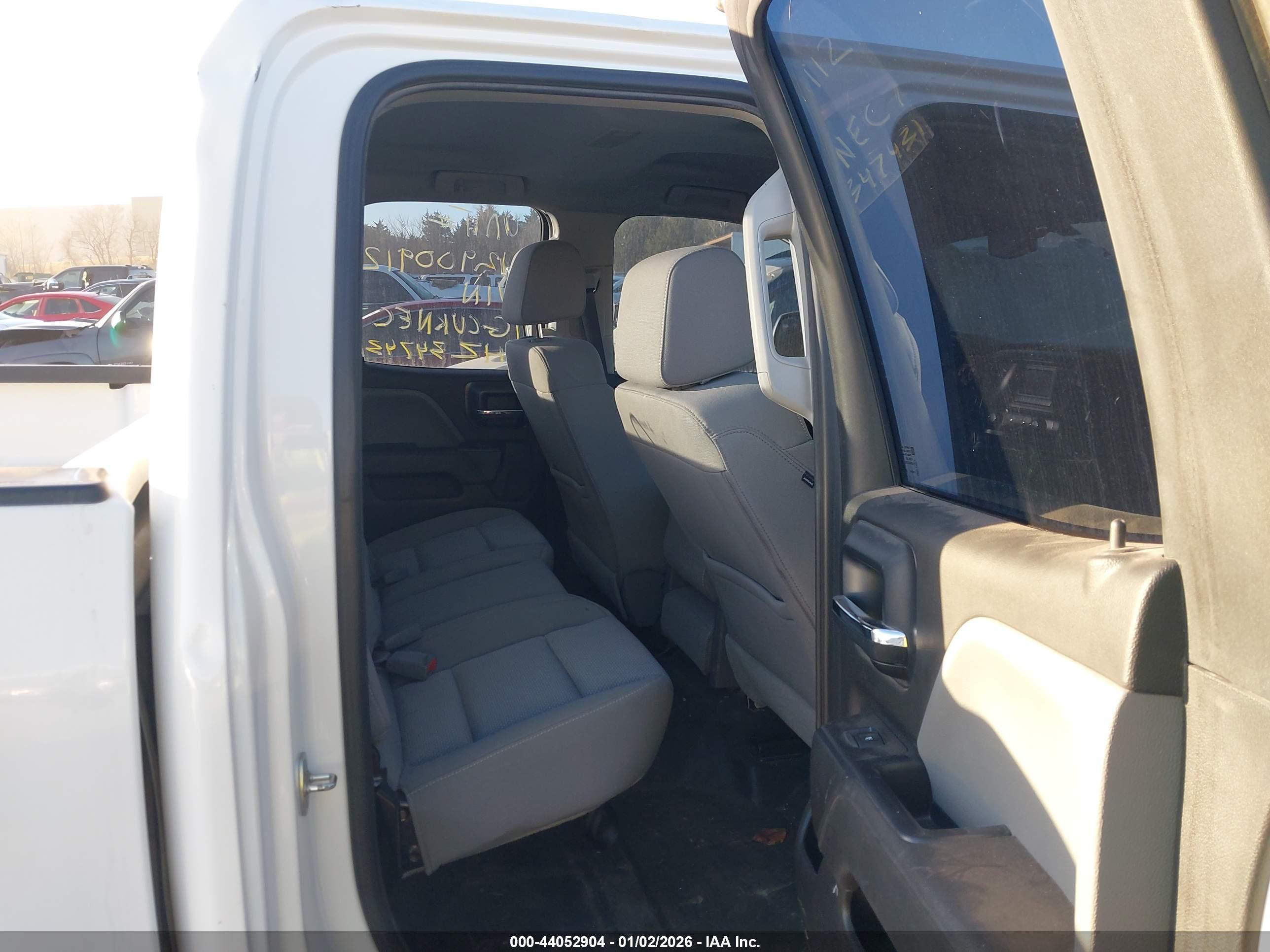 CHEVROLET SILVERADO image 8