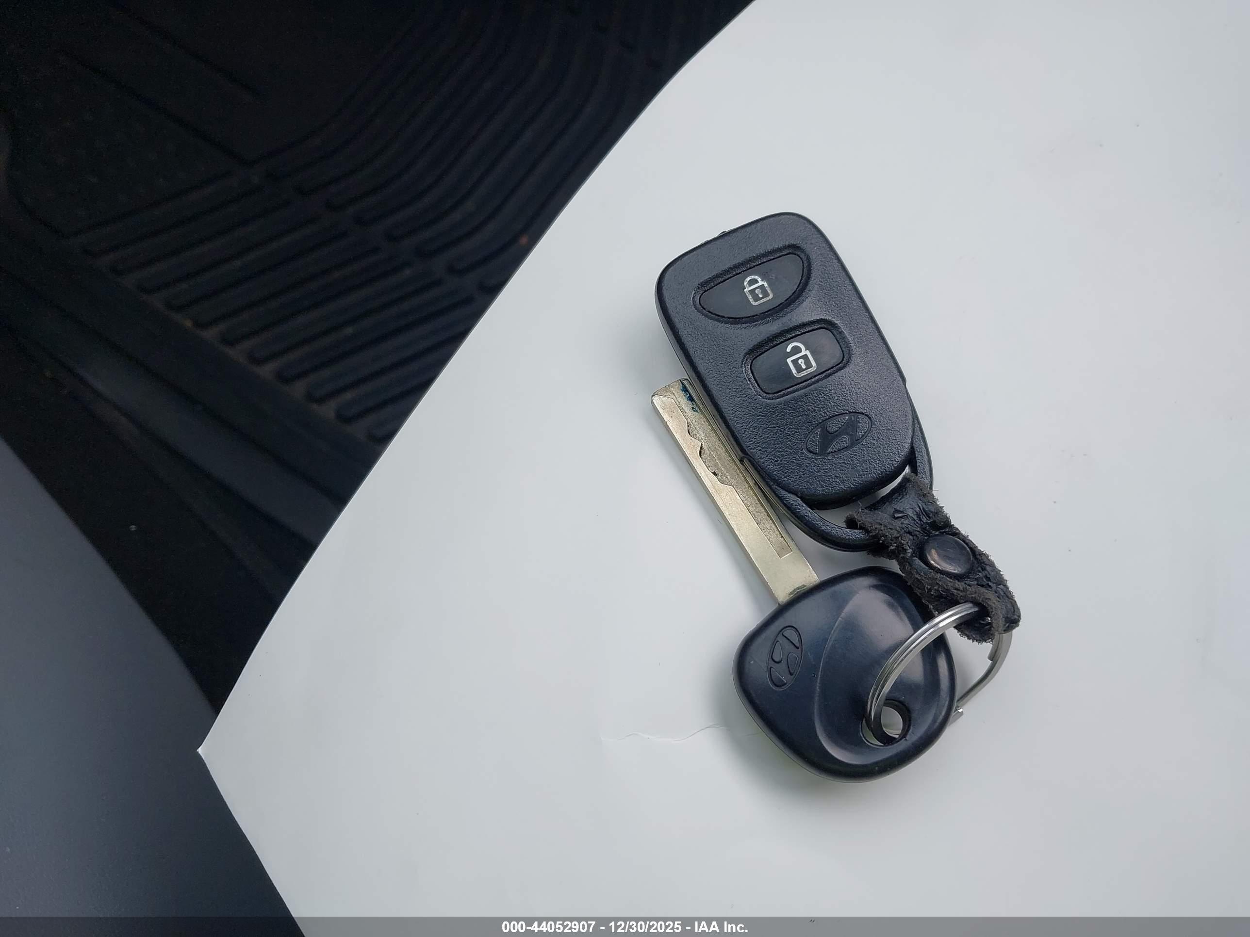 HYUNDAI ACCENT image 11