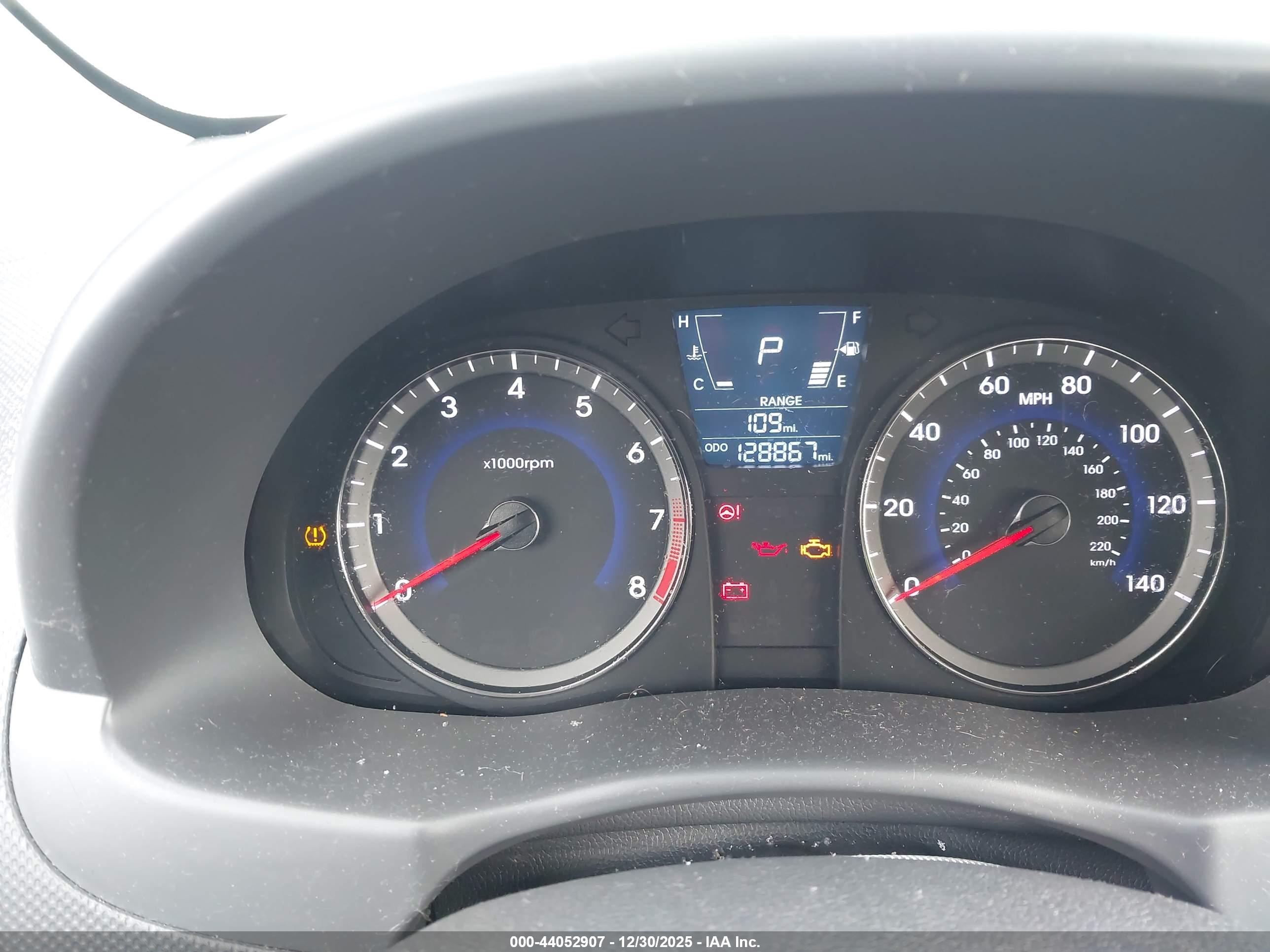 HYUNDAI ACCENT image 7