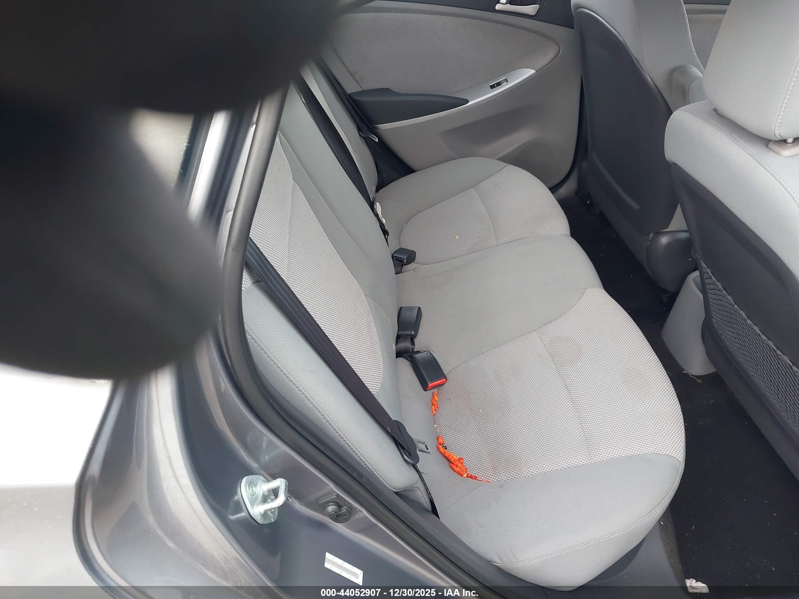 HYUNDAI ACCENT image 8