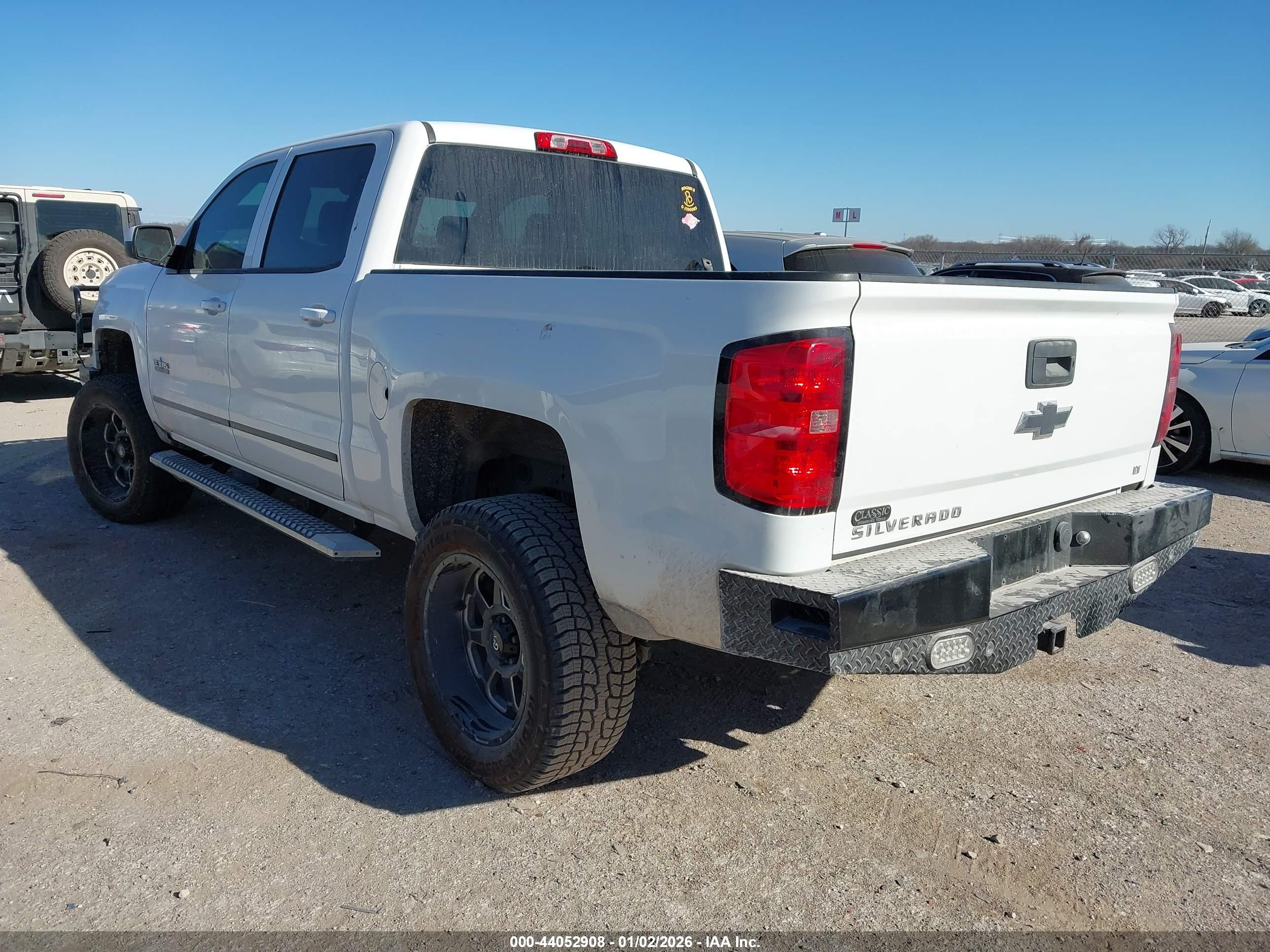 CHEVROLET SILVERADO image 3