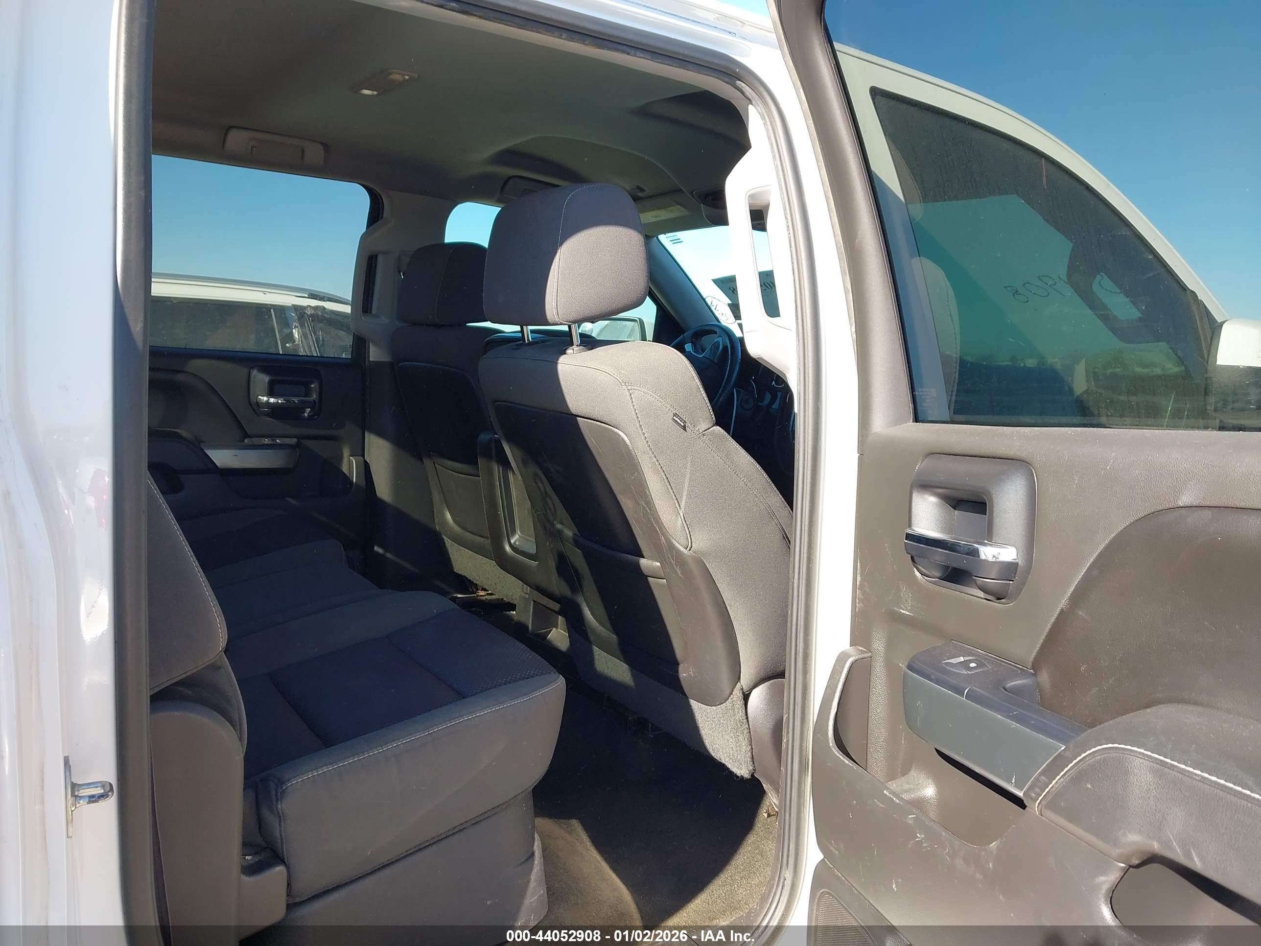 CHEVROLET SILVERADO image 8