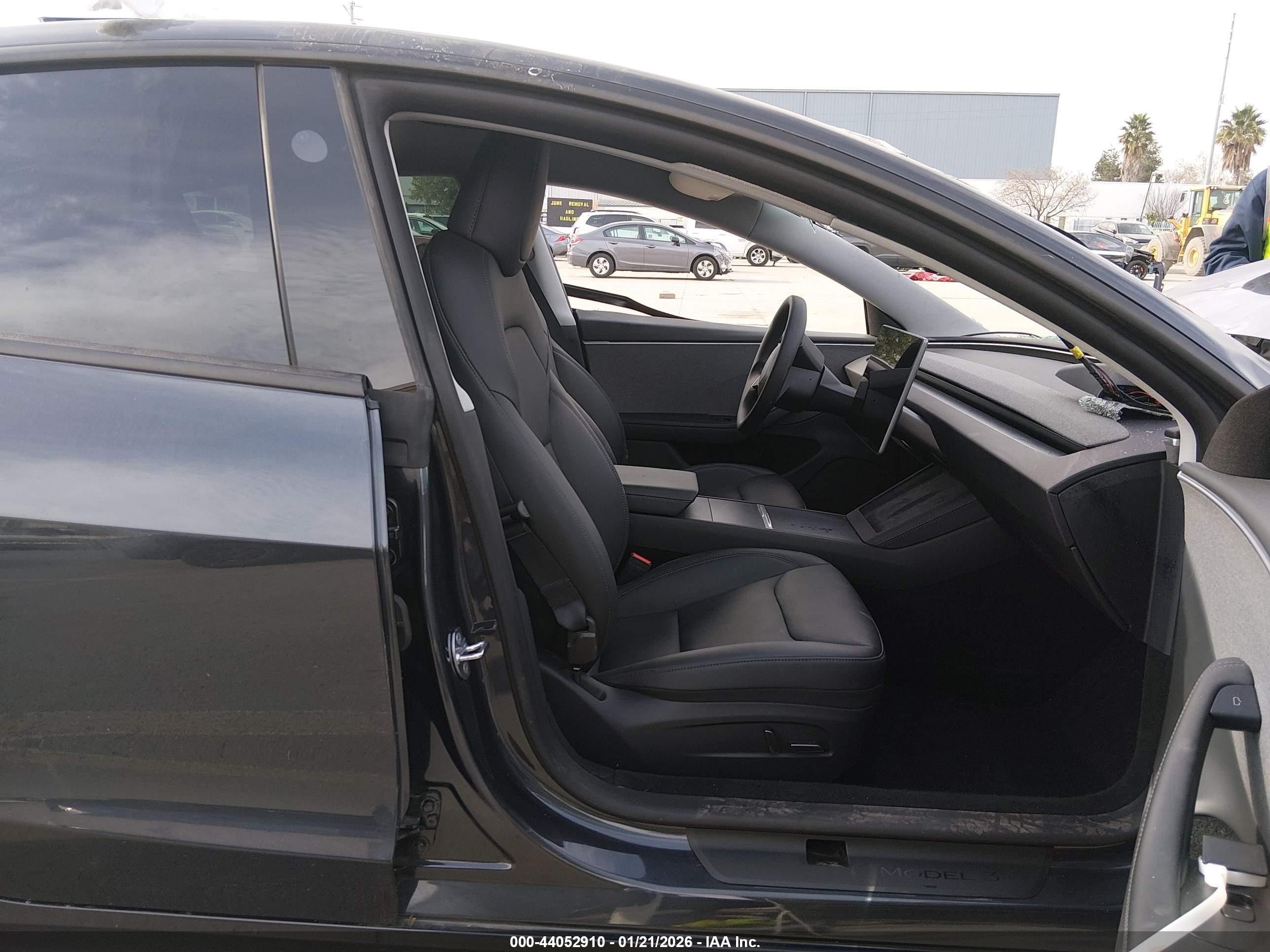 TESLA MODEL image 5
