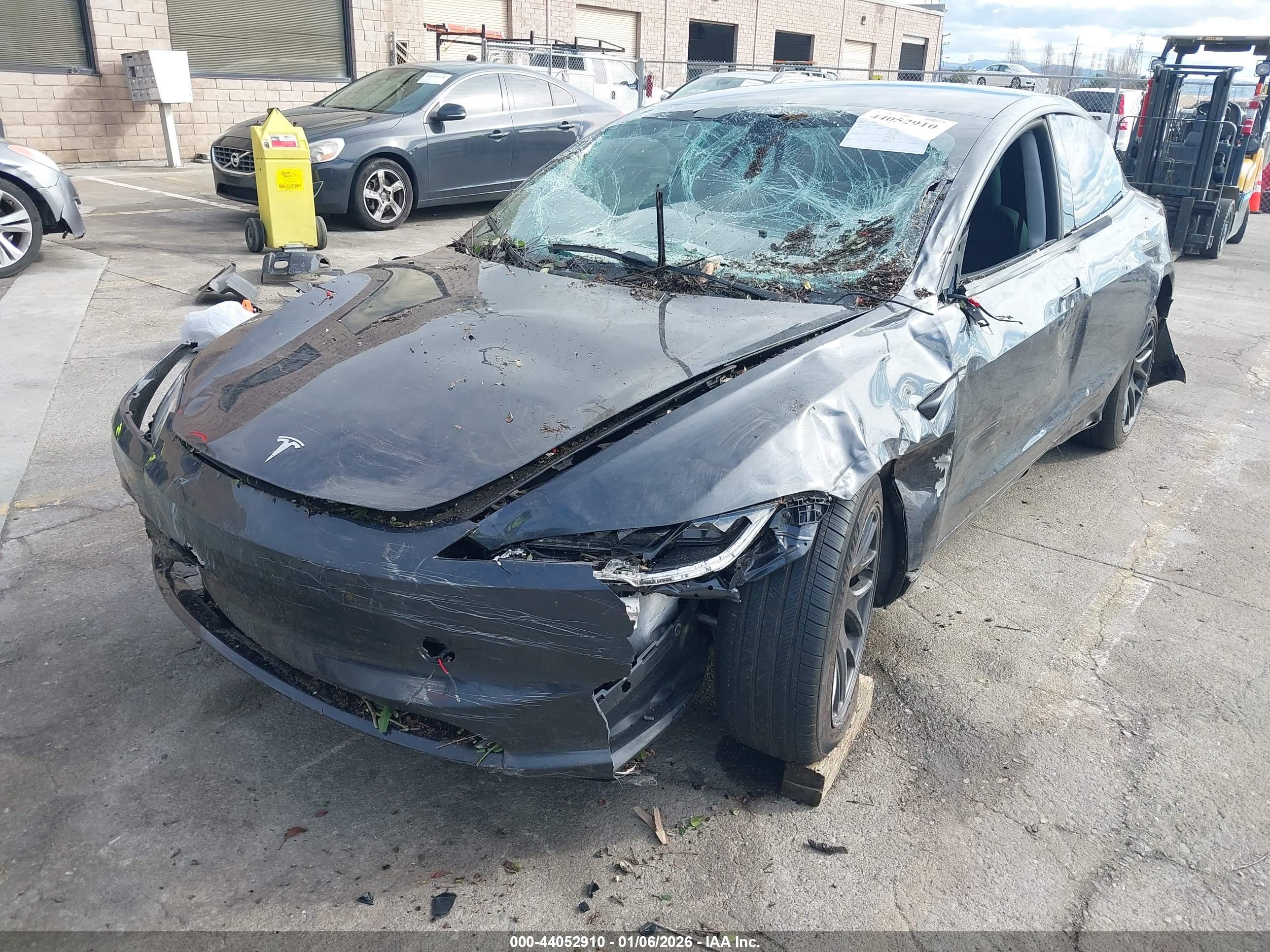 TESLA MODEL image 6