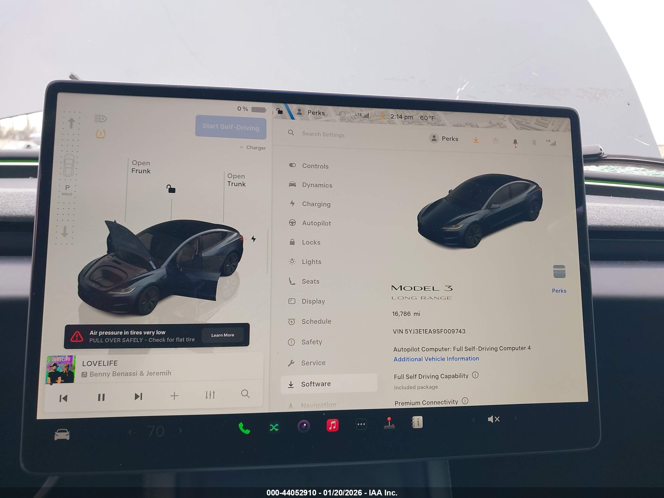 TESLA MODEL image 7
