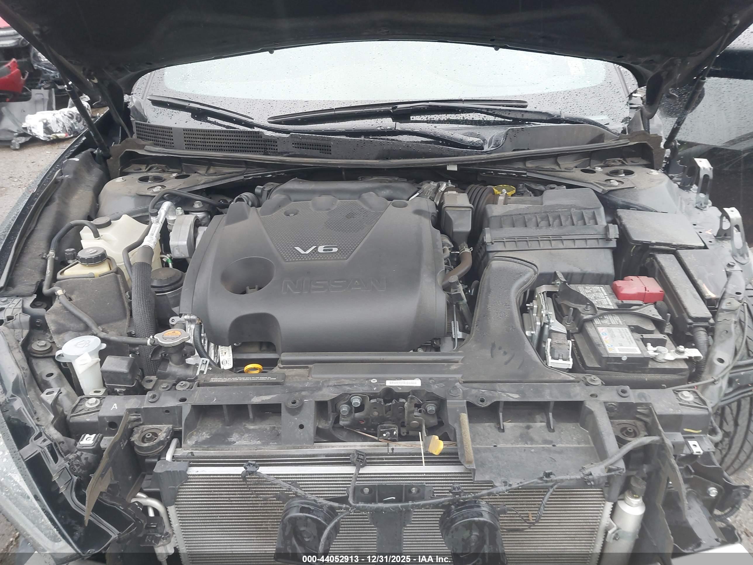 NISSAN MAXIMA image 10