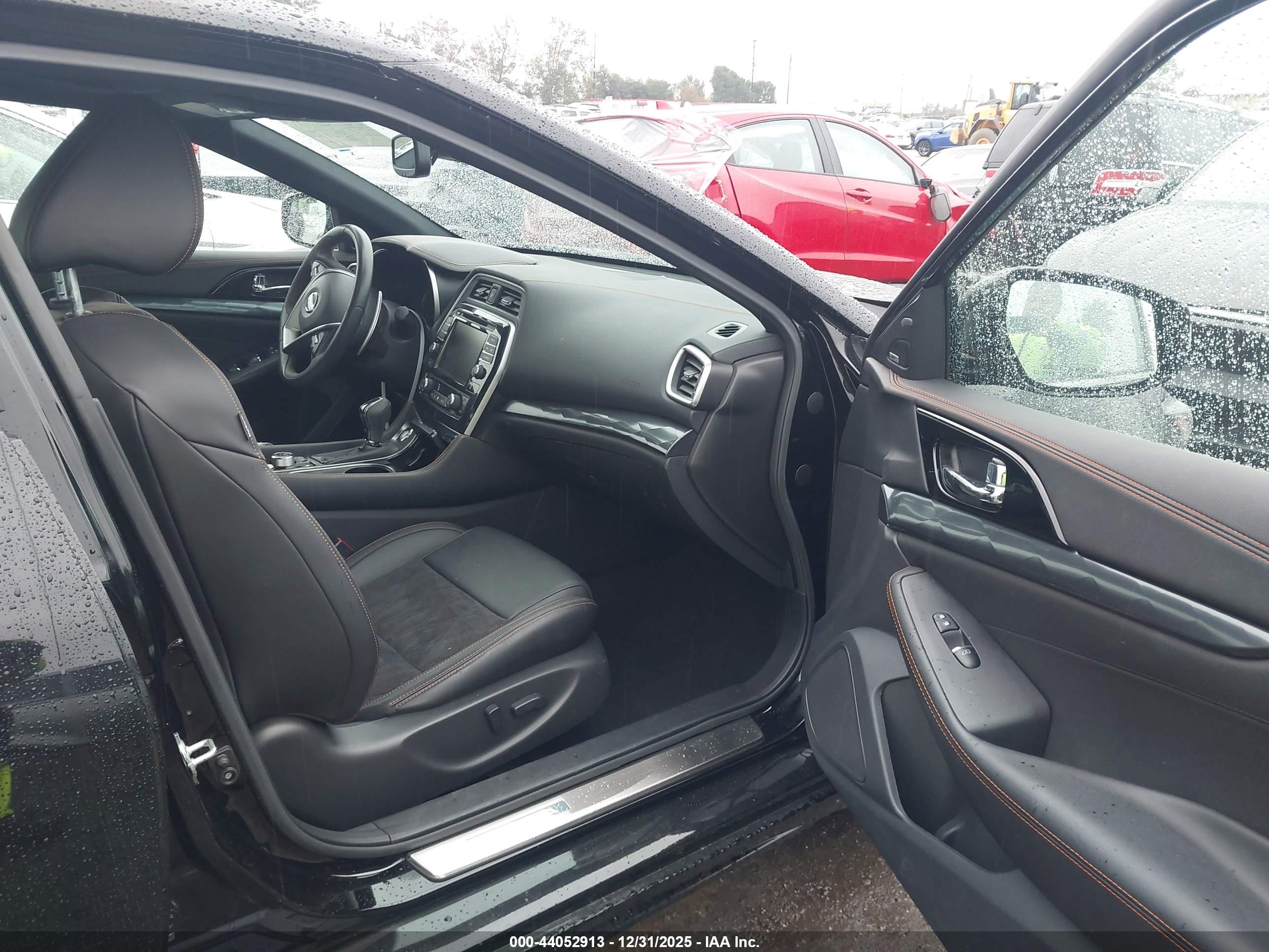 NISSAN MAXIMA image 5