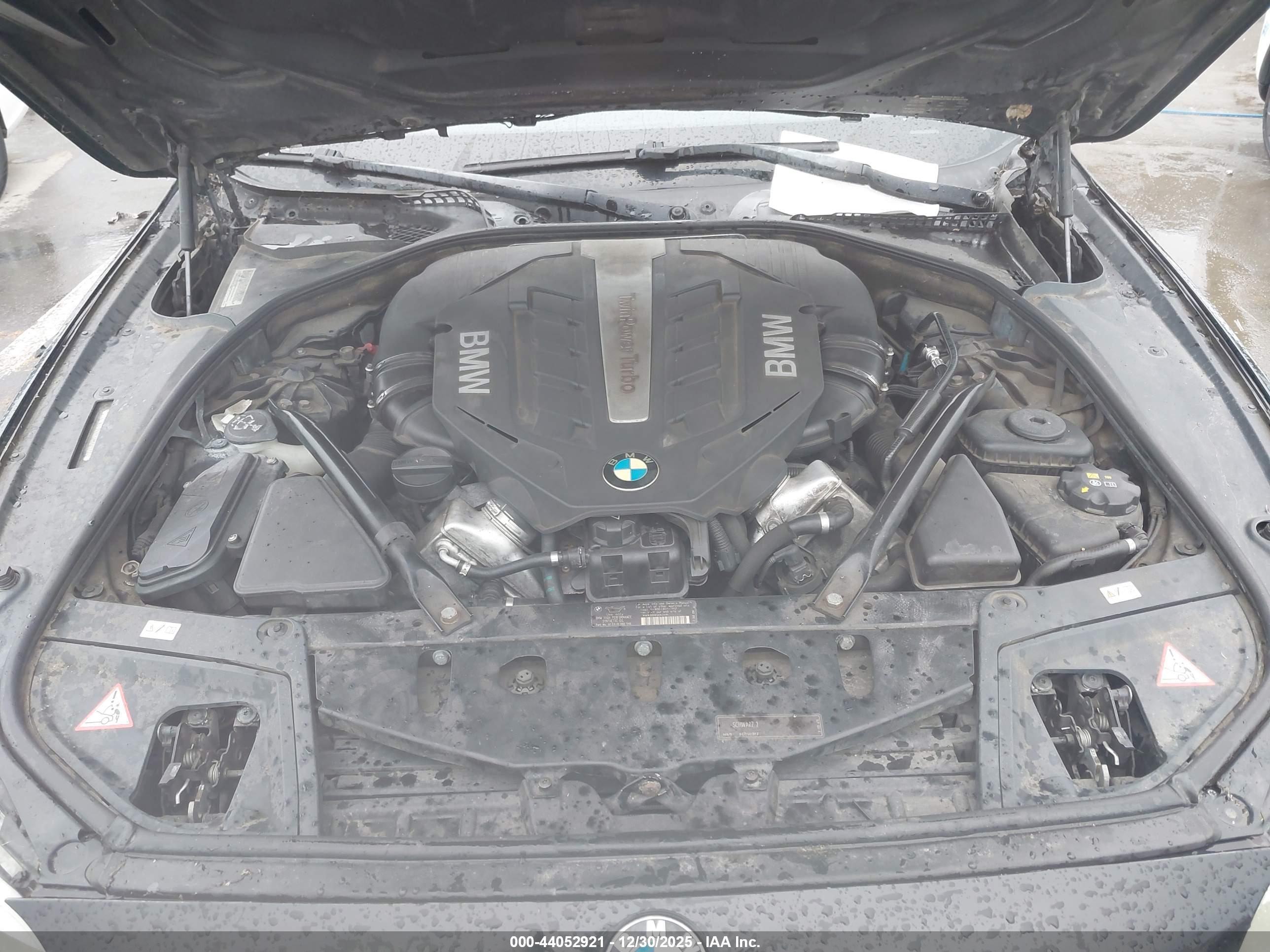 BMW 550I image 10