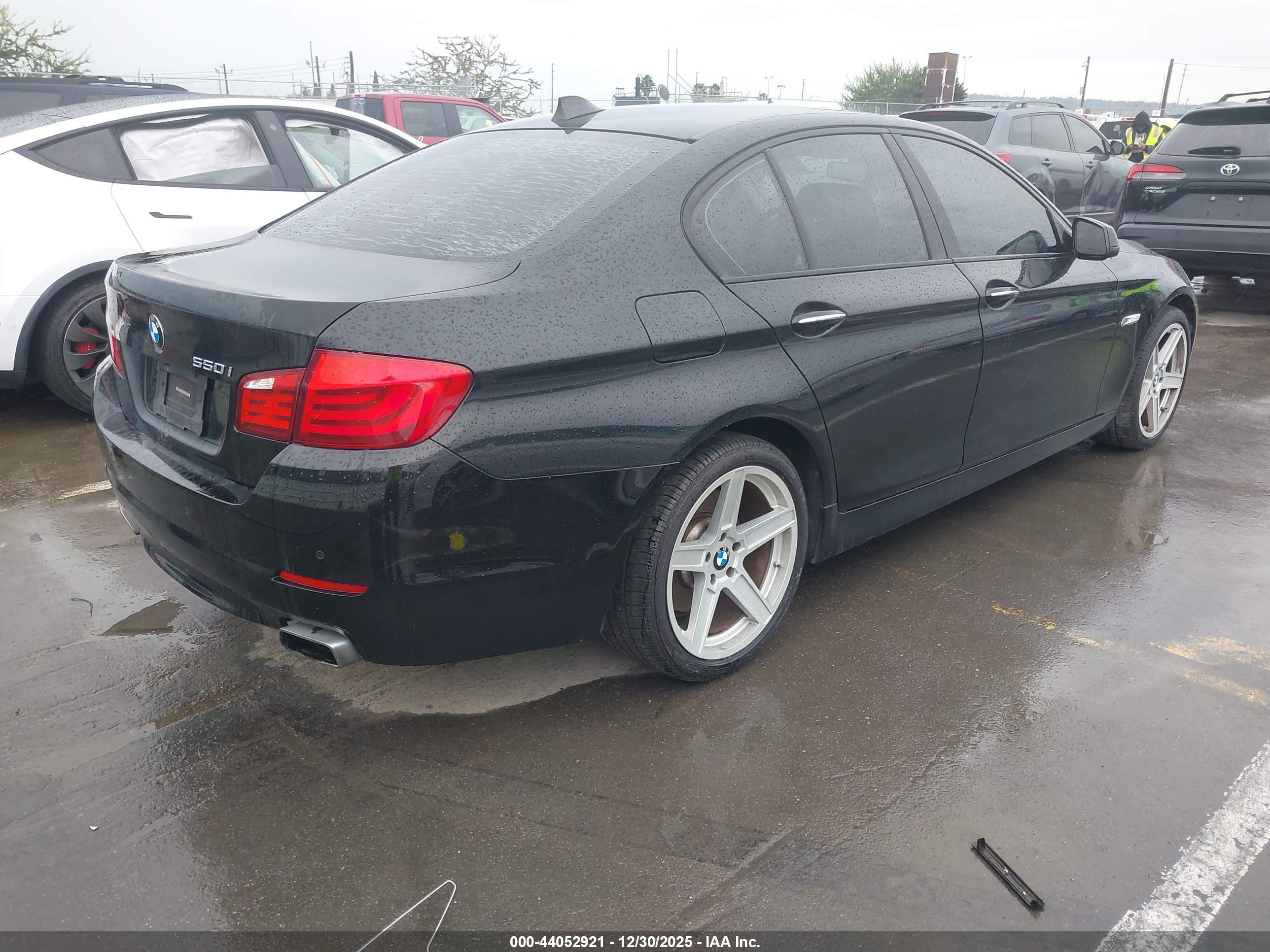 BMW 550I image 4