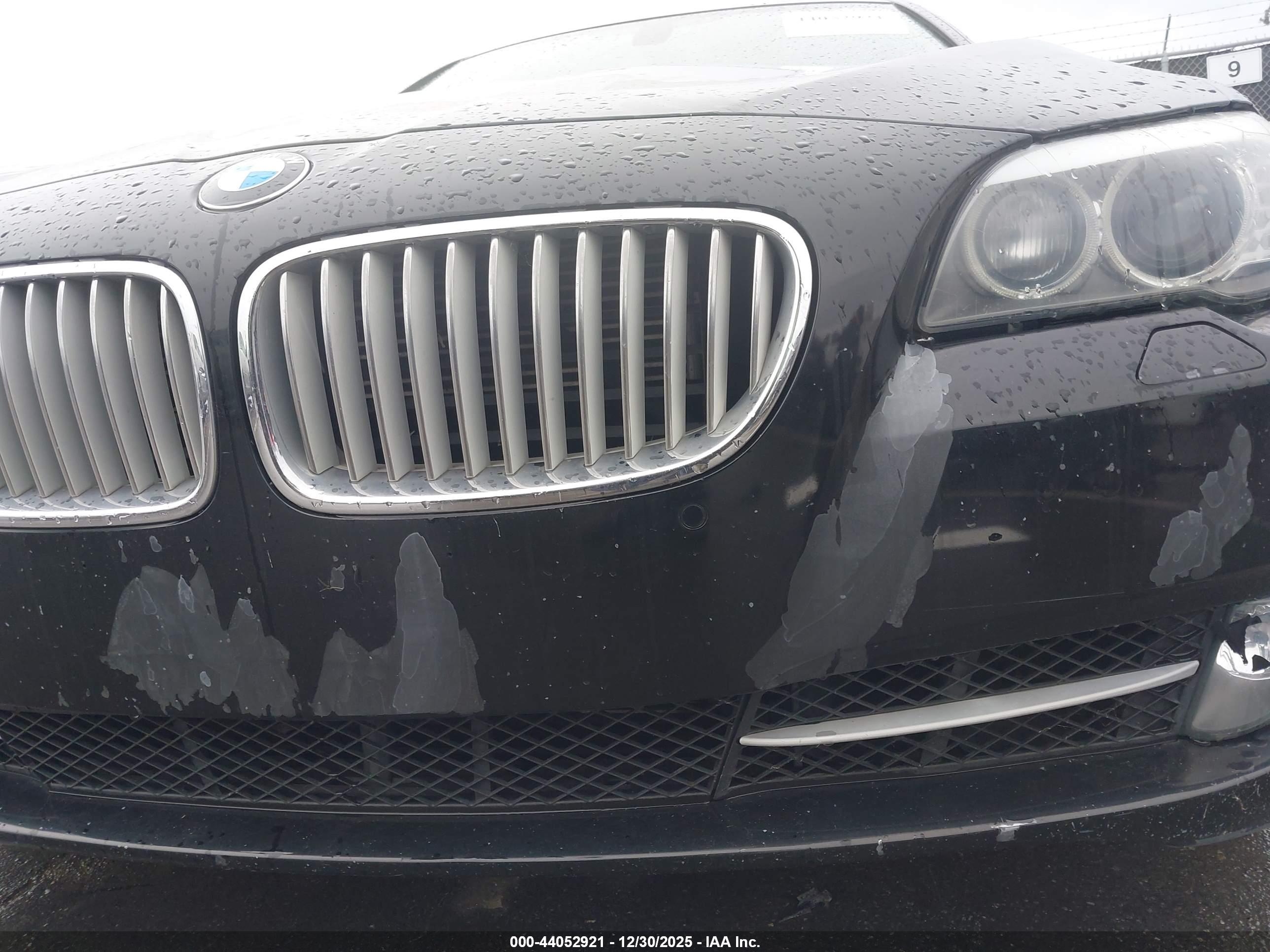 BMW 550I image 6