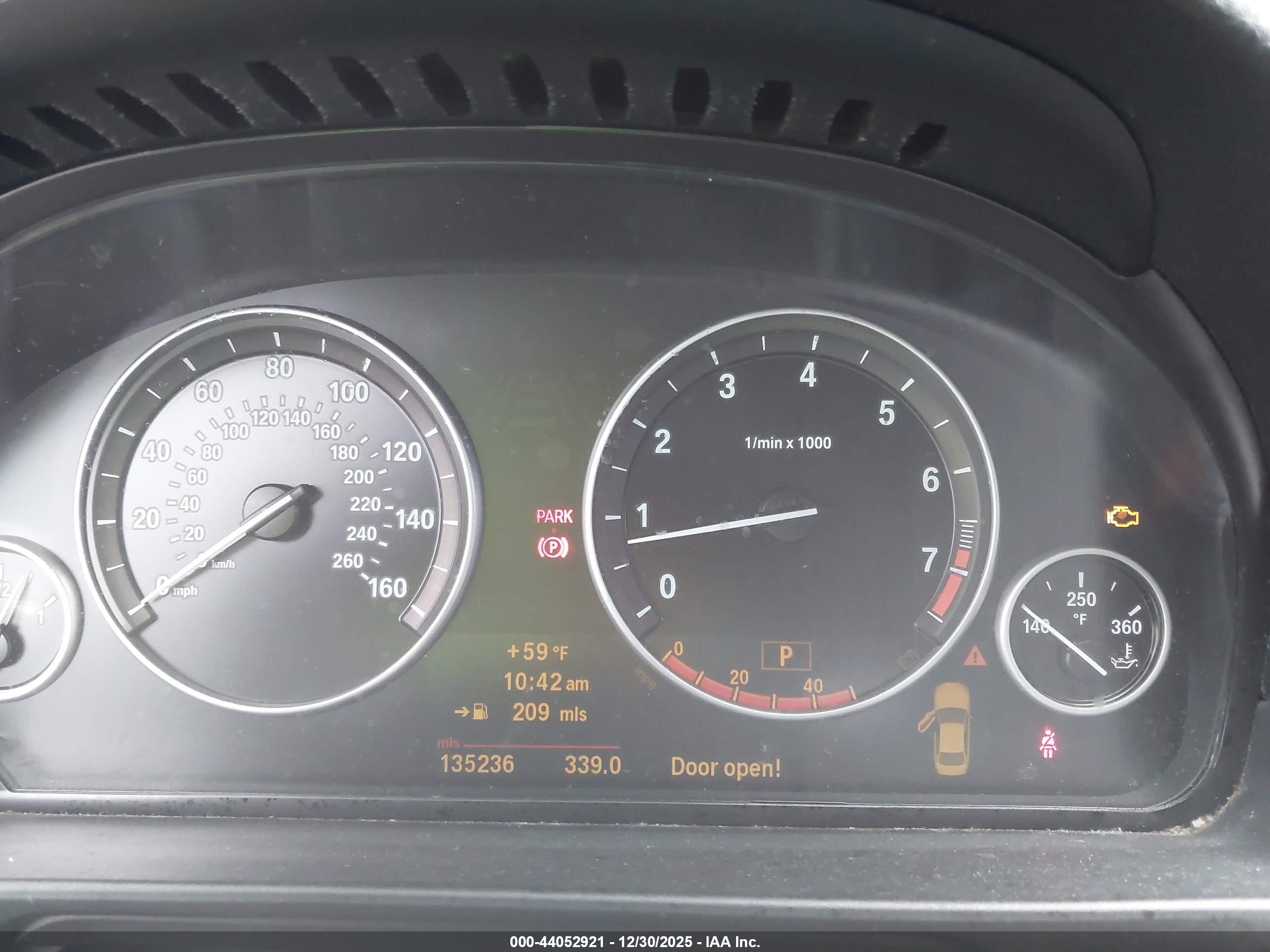 BMW 550I image 7