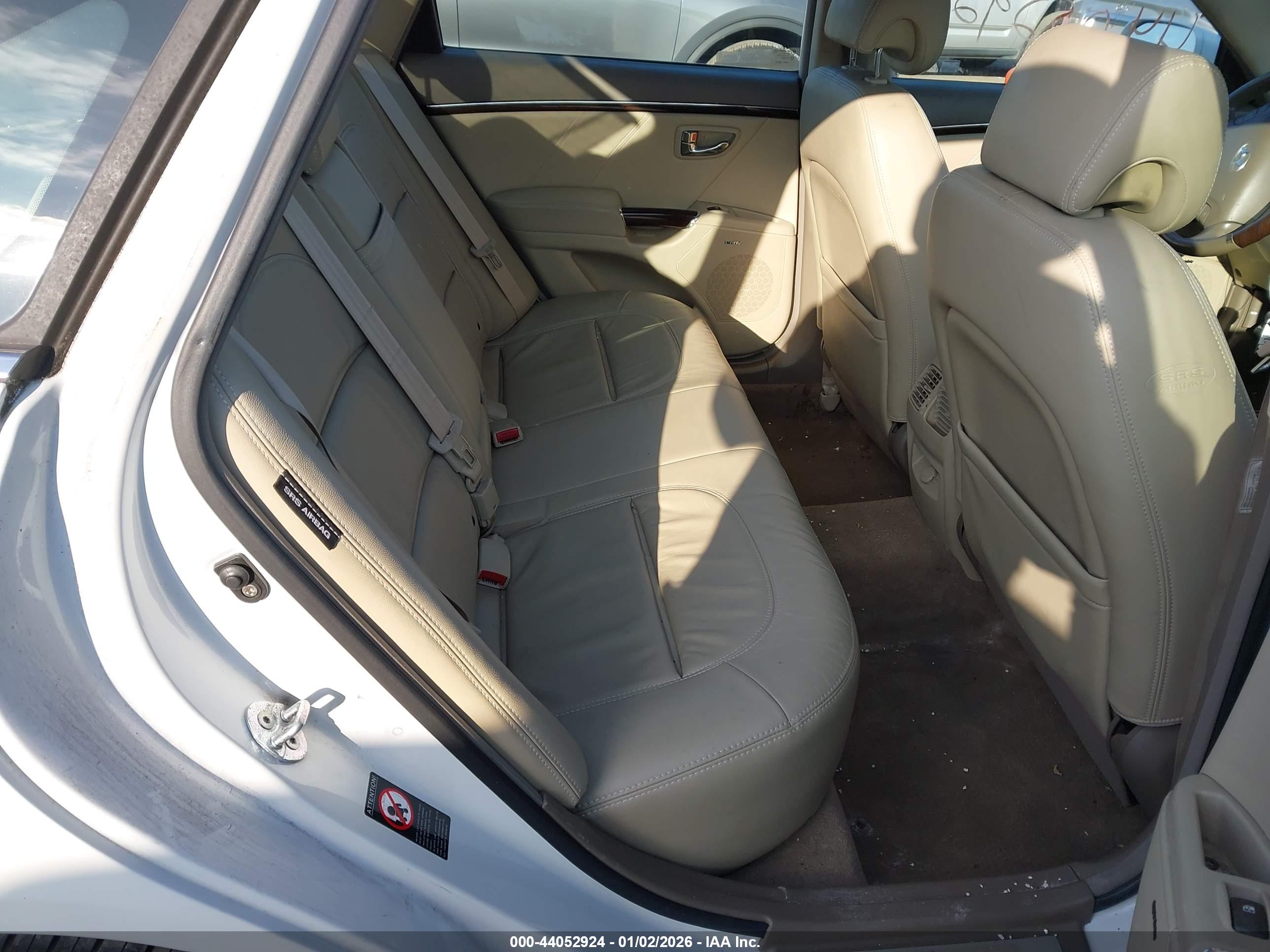 HYUNDAI AZERA image 8