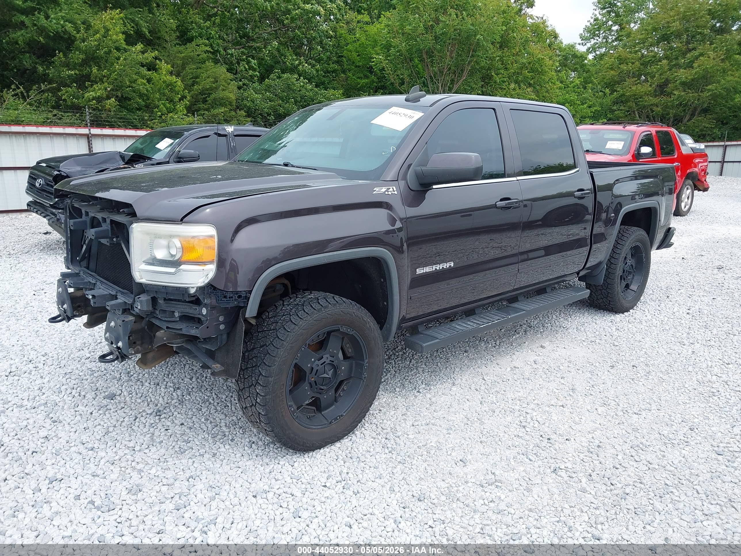 GMC SIERRA image 2