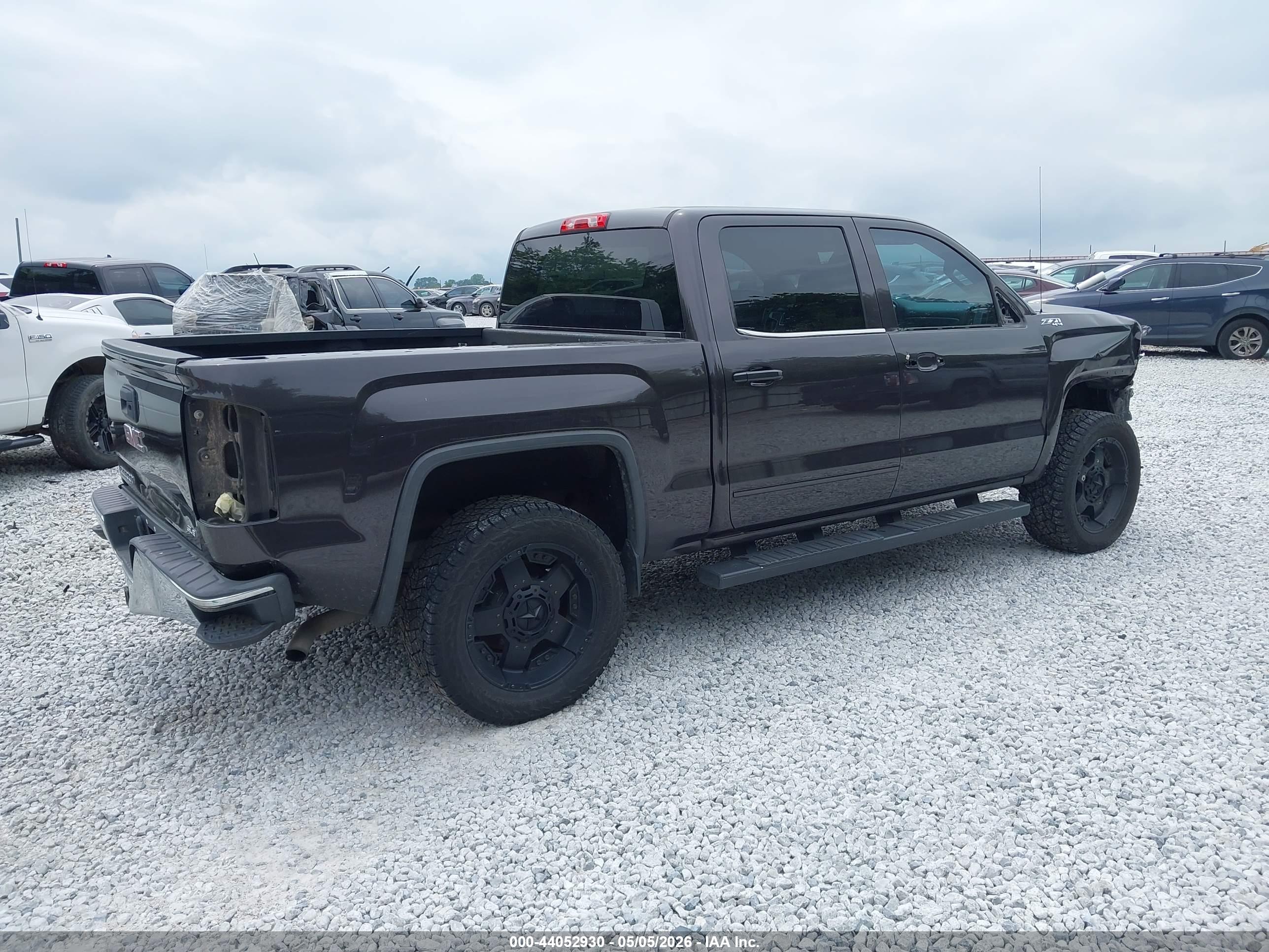 GMC SIERRA image 4