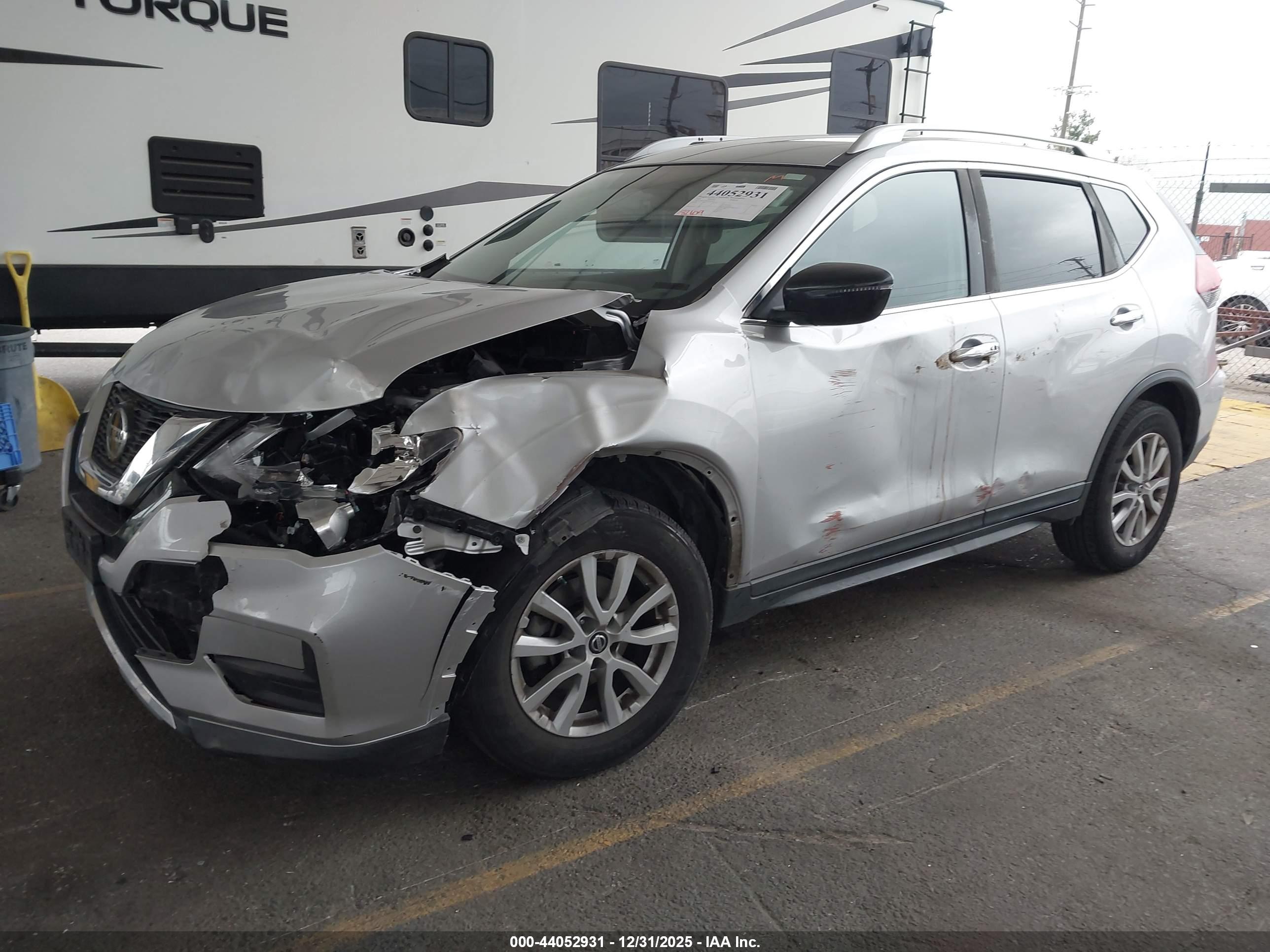 NISSAN ROGUE image 2