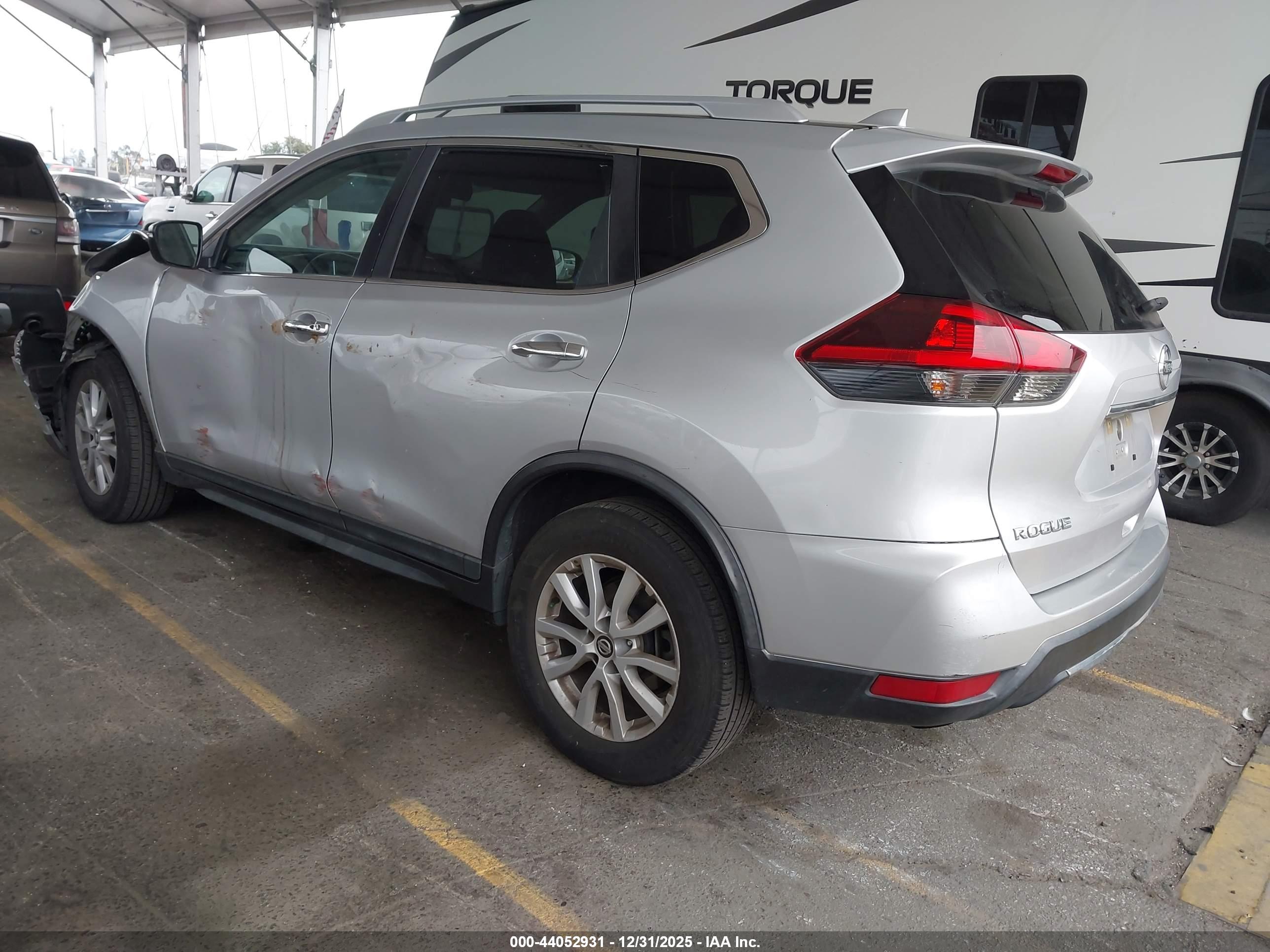 NISSAN ROGUE image 3