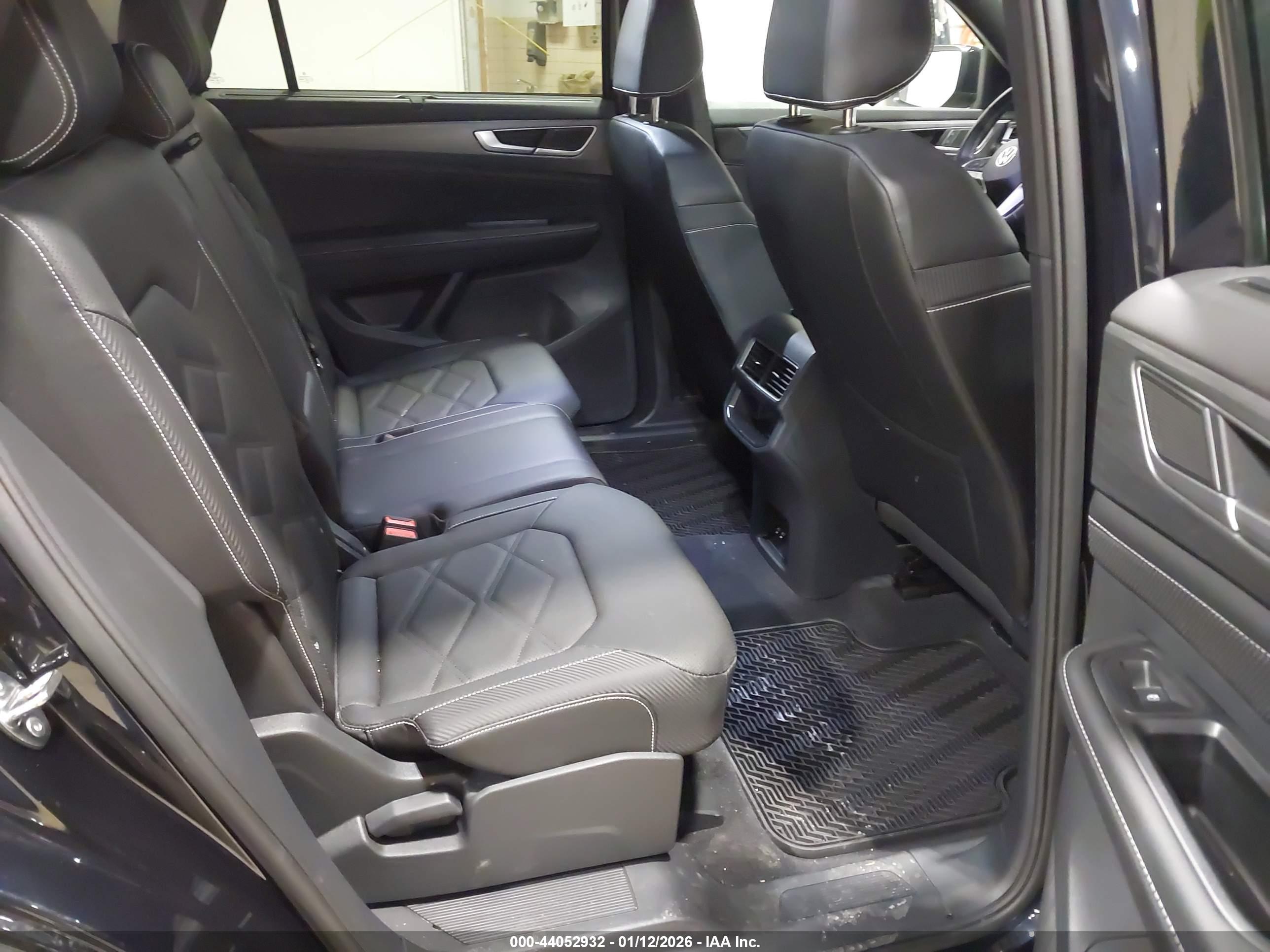 VOLKSWAGEN ATLAS image 8