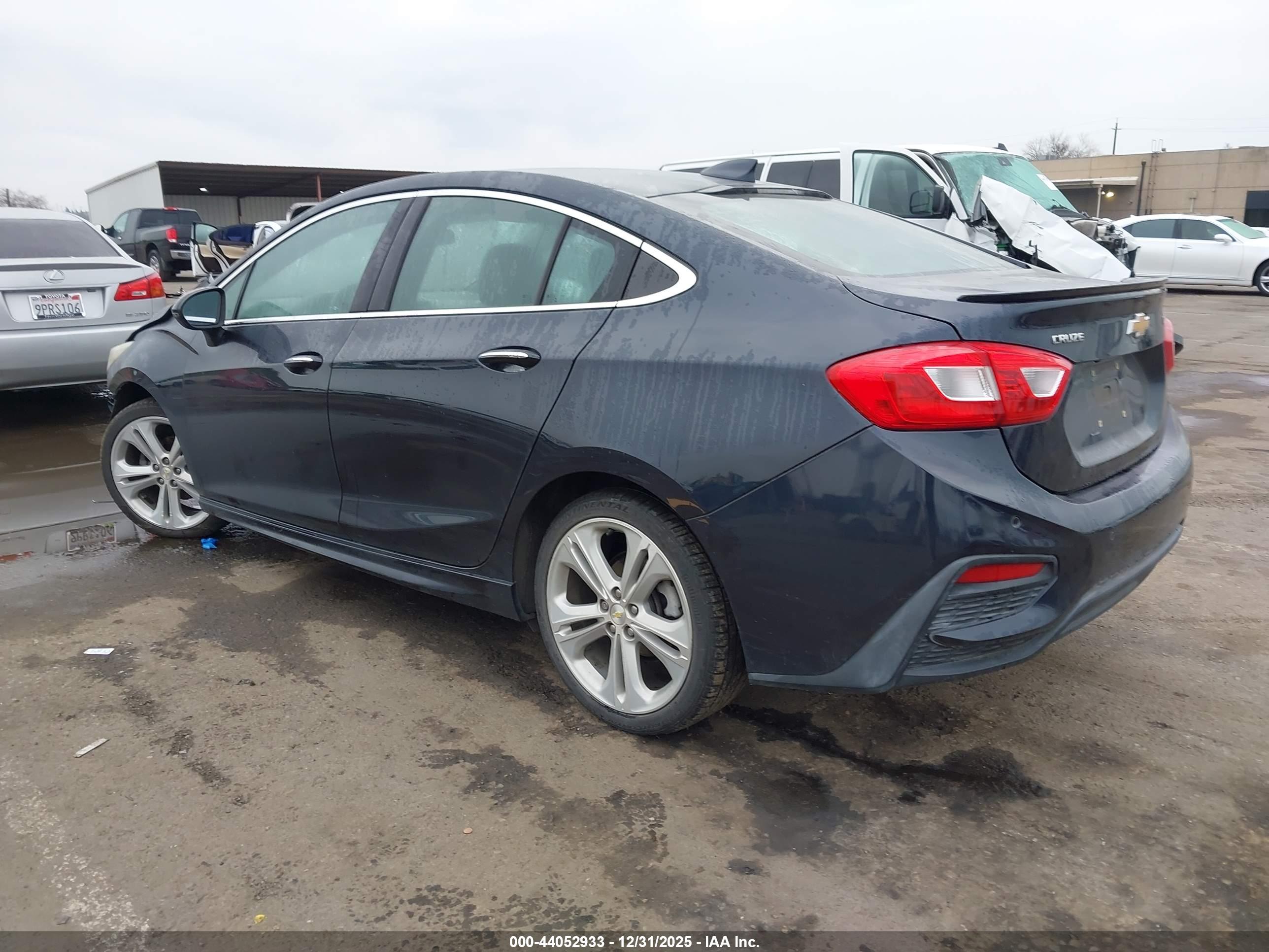 CHEVROLET CRUZE image 3